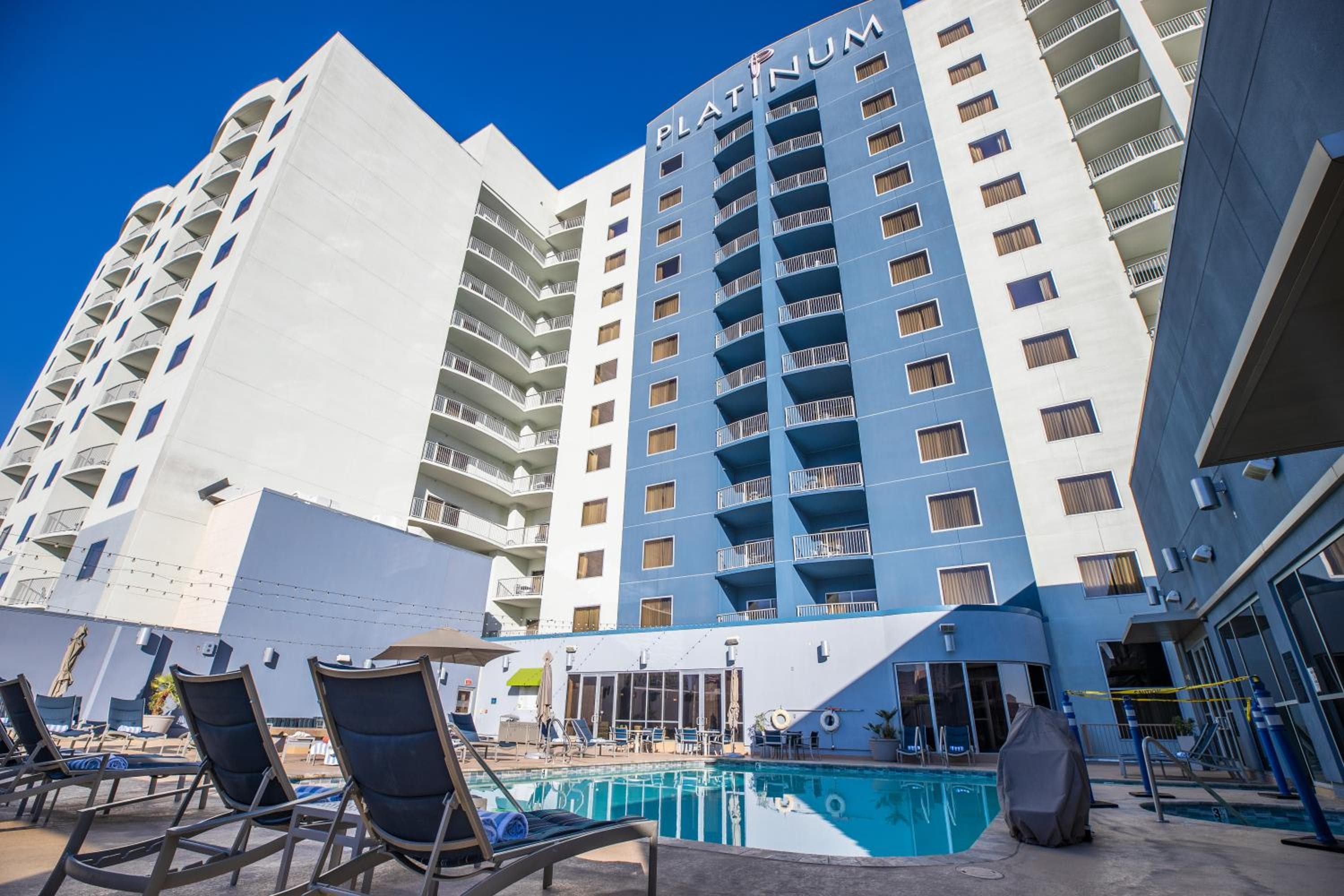 2100 SqFt Penthouse Suite W/ Strip Views! POOL GYM