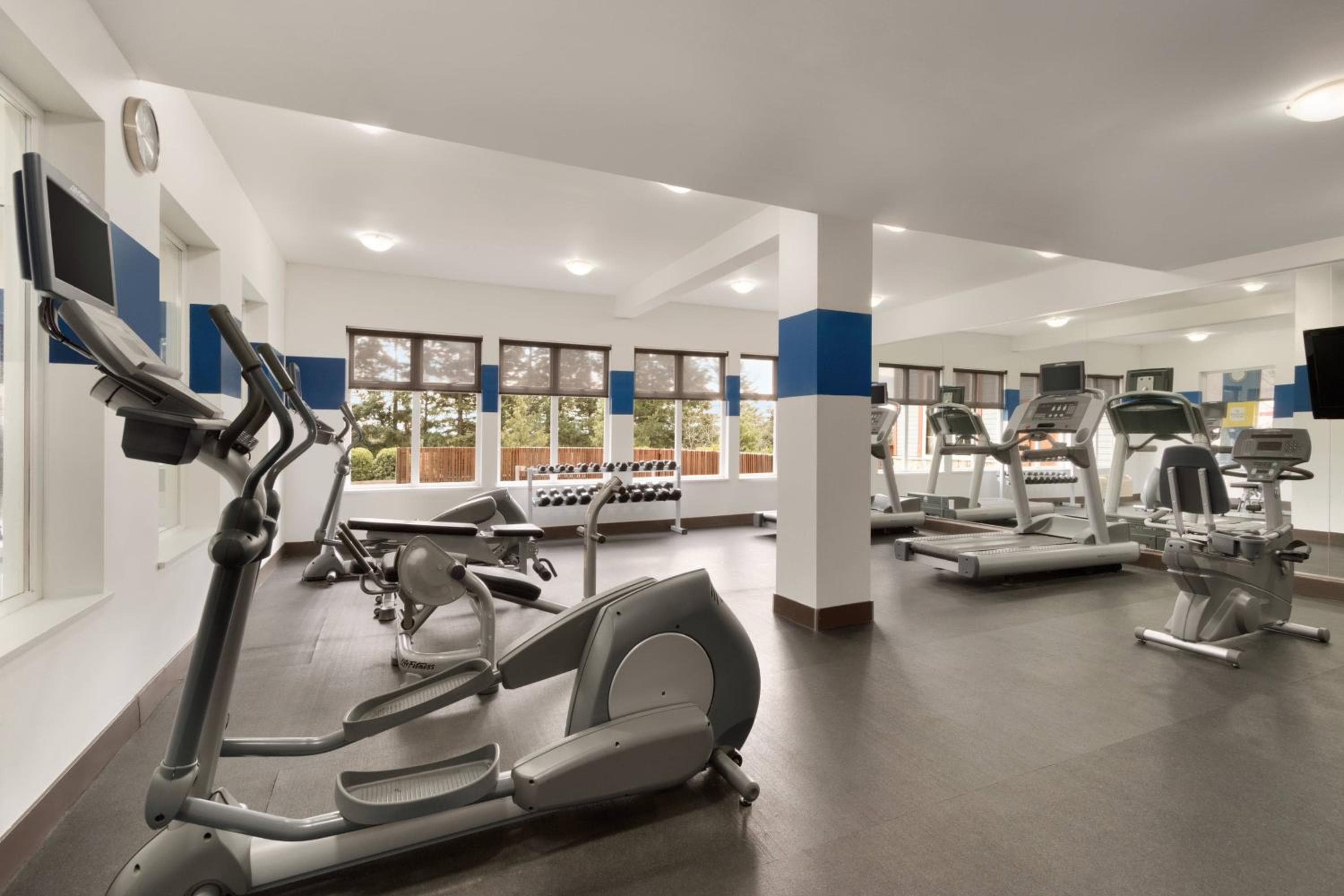 Four Points by Sheraton Victoria Gateway