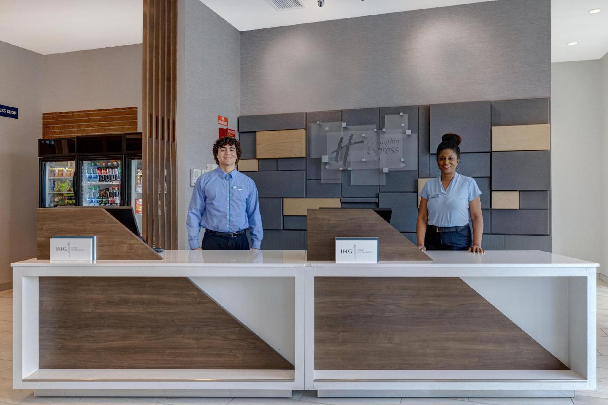 Holiday Inn Express & Suites - Glendale Downtown