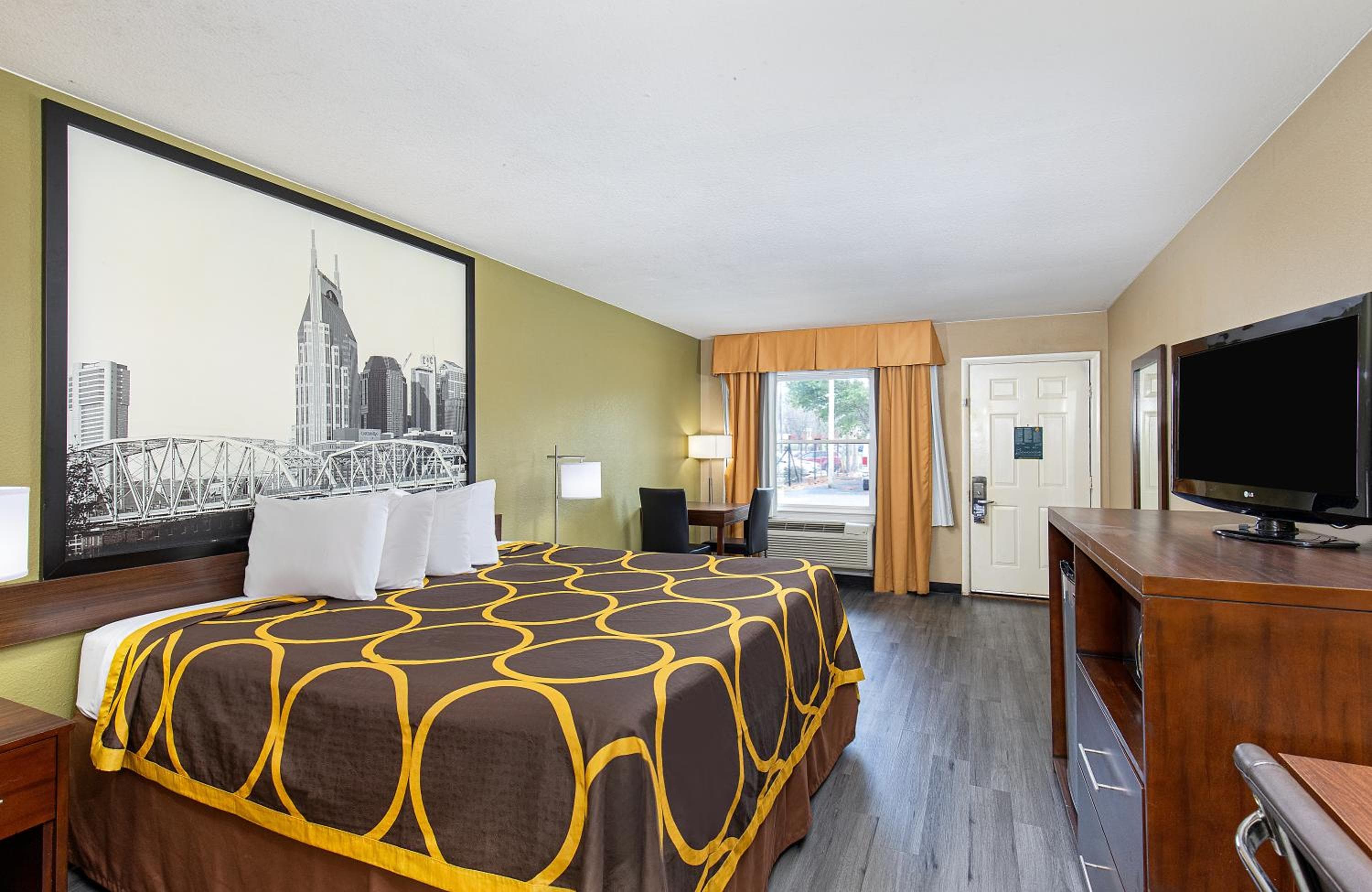 Super 8 by Wyndham Nashville West