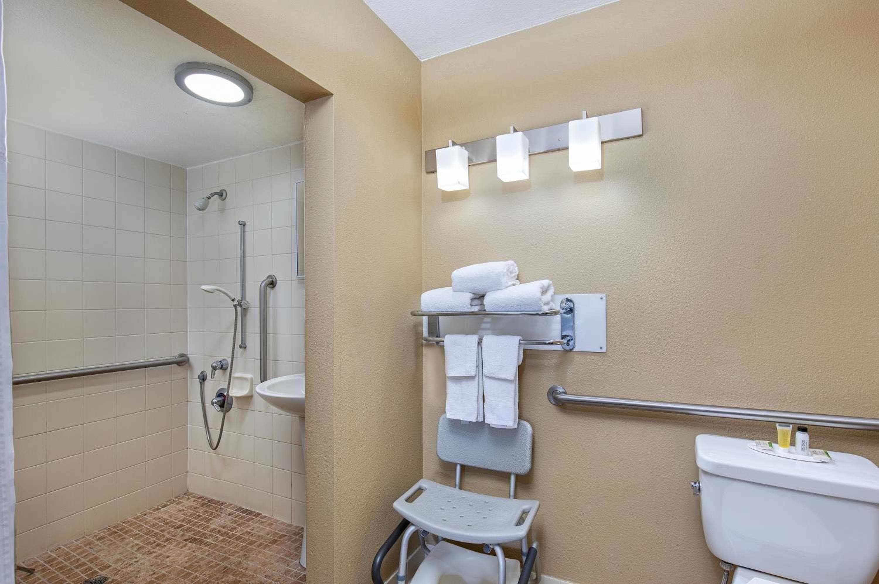 Super 8 by Wyndham Nashville West