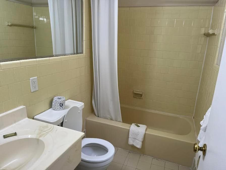 Yorktown Motor Lodge
