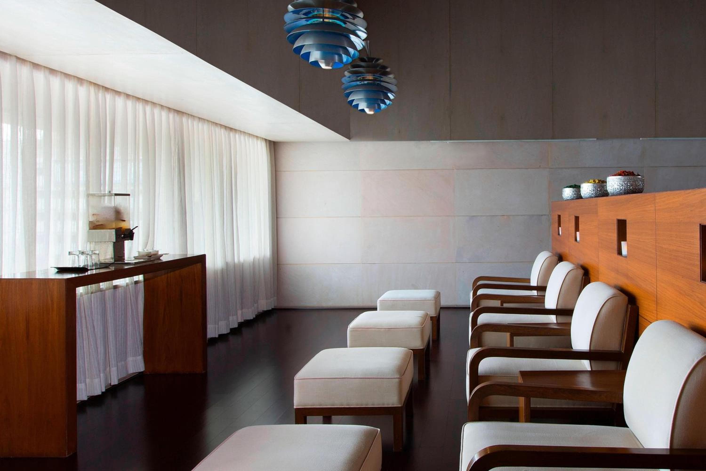 Sheraton Grand Bangalore Hotel at Brigade Gateway