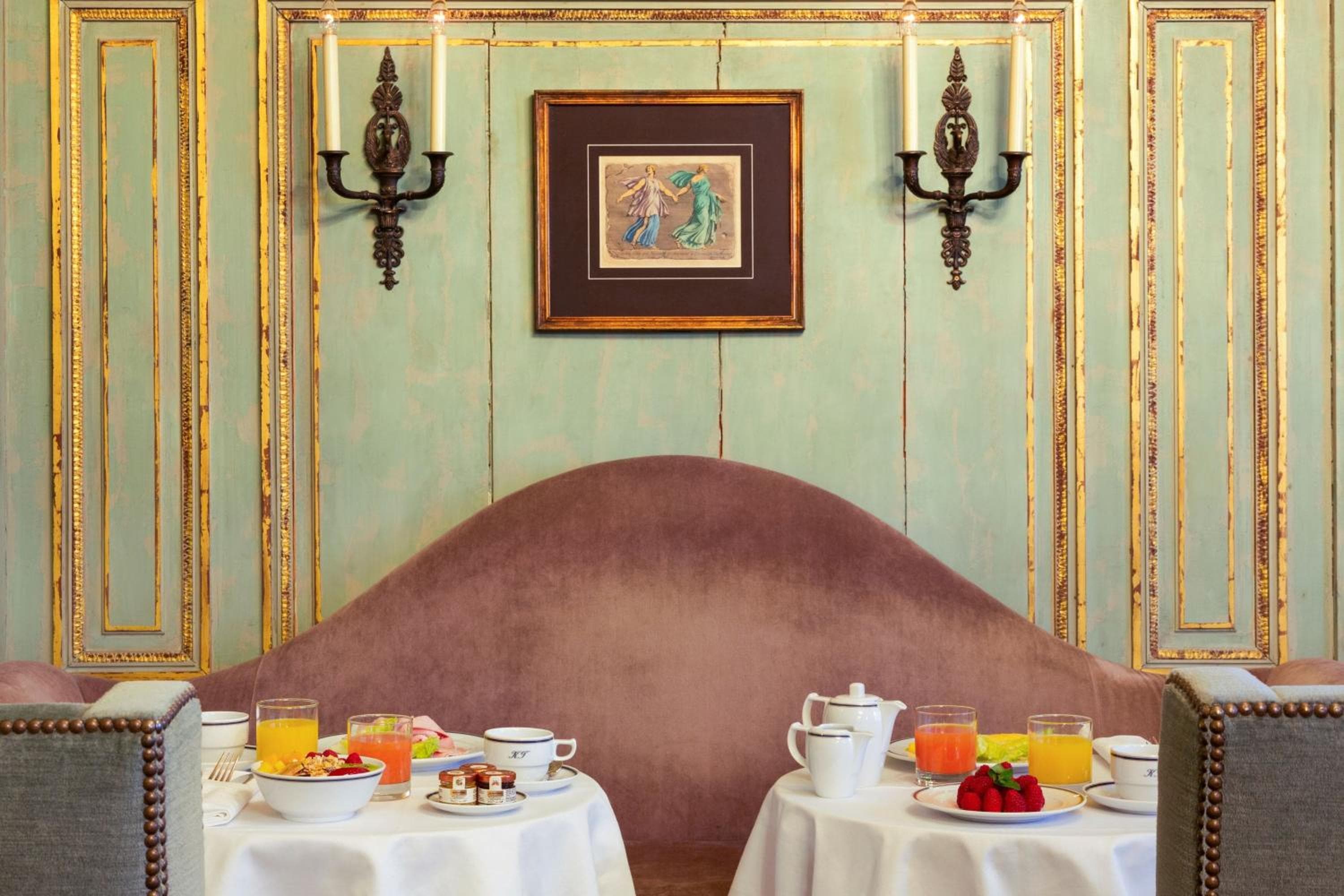 Le Dokhan's Paris Arc de Triomphe, a Tribute Portfolio Hotel