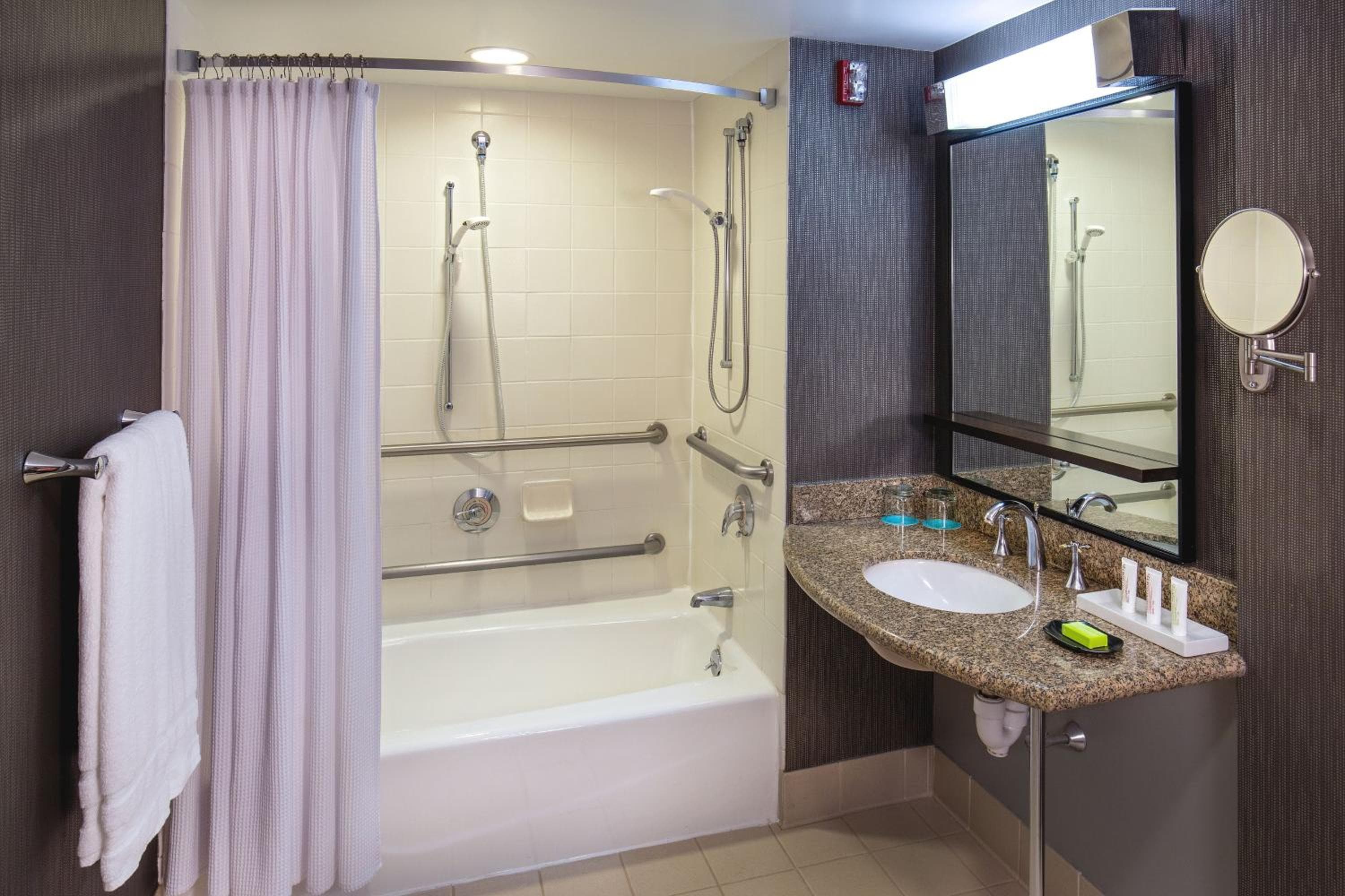 Le Meridien Boston Cambridge