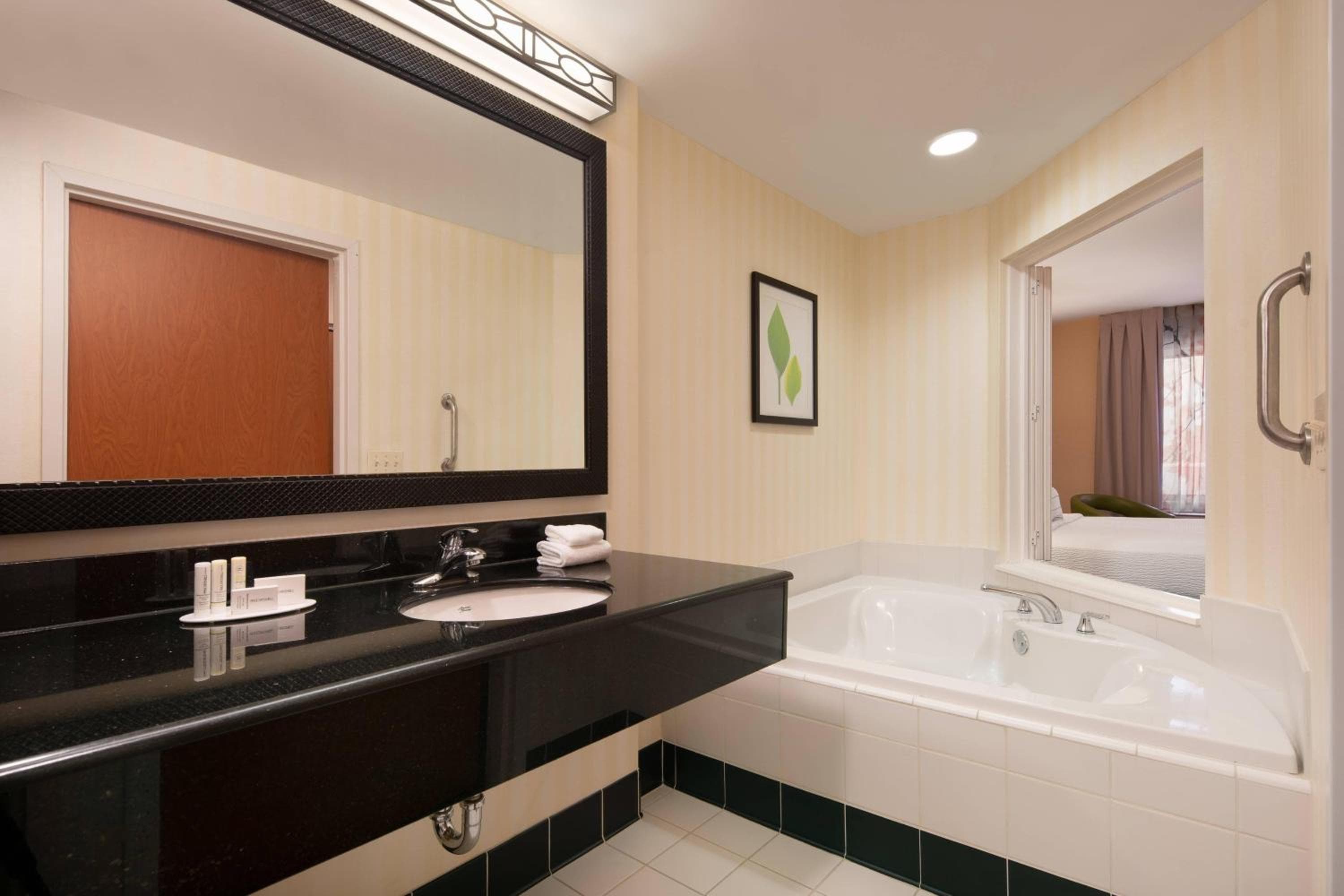 Fairfield Inn & Suites Redding