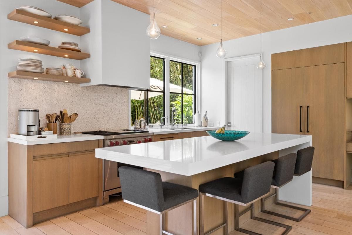 Modern Architectural Oasis in Menlo Park