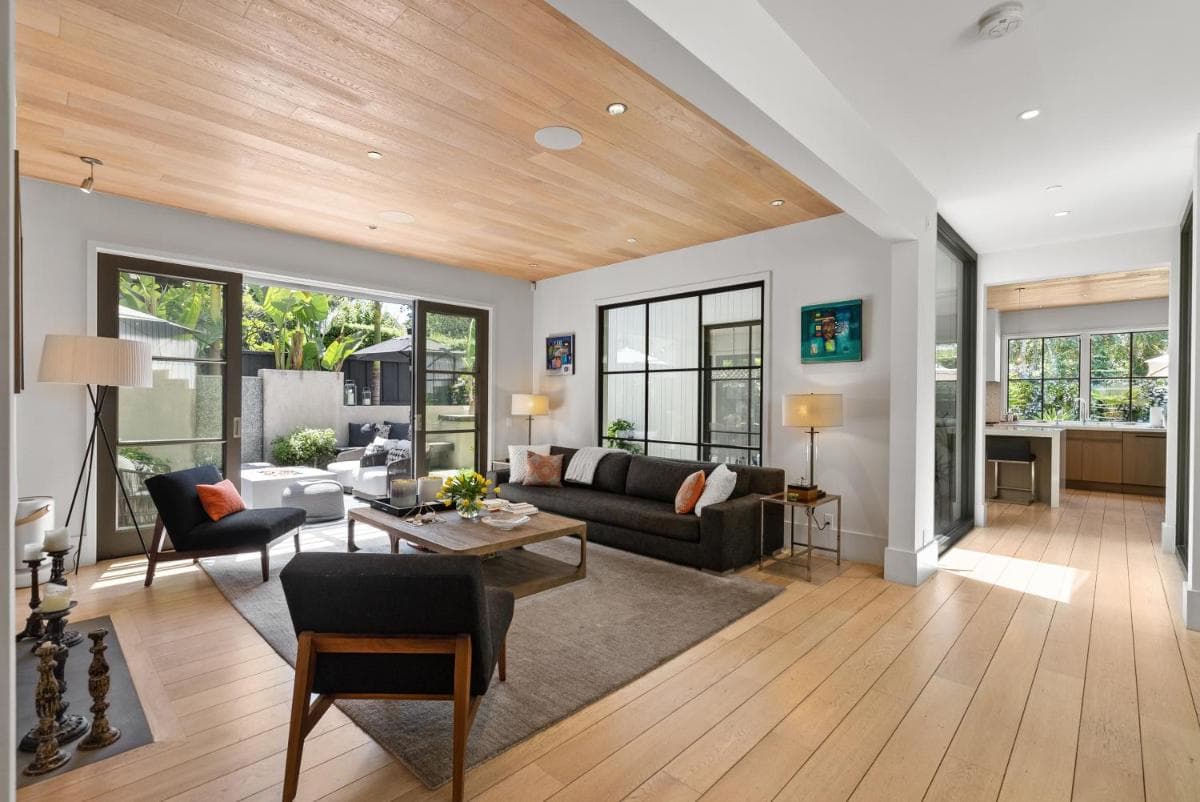 Modern Architectural Oasis in Menlo Park