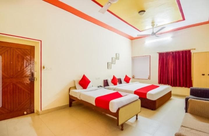 Hotel Singhasan House