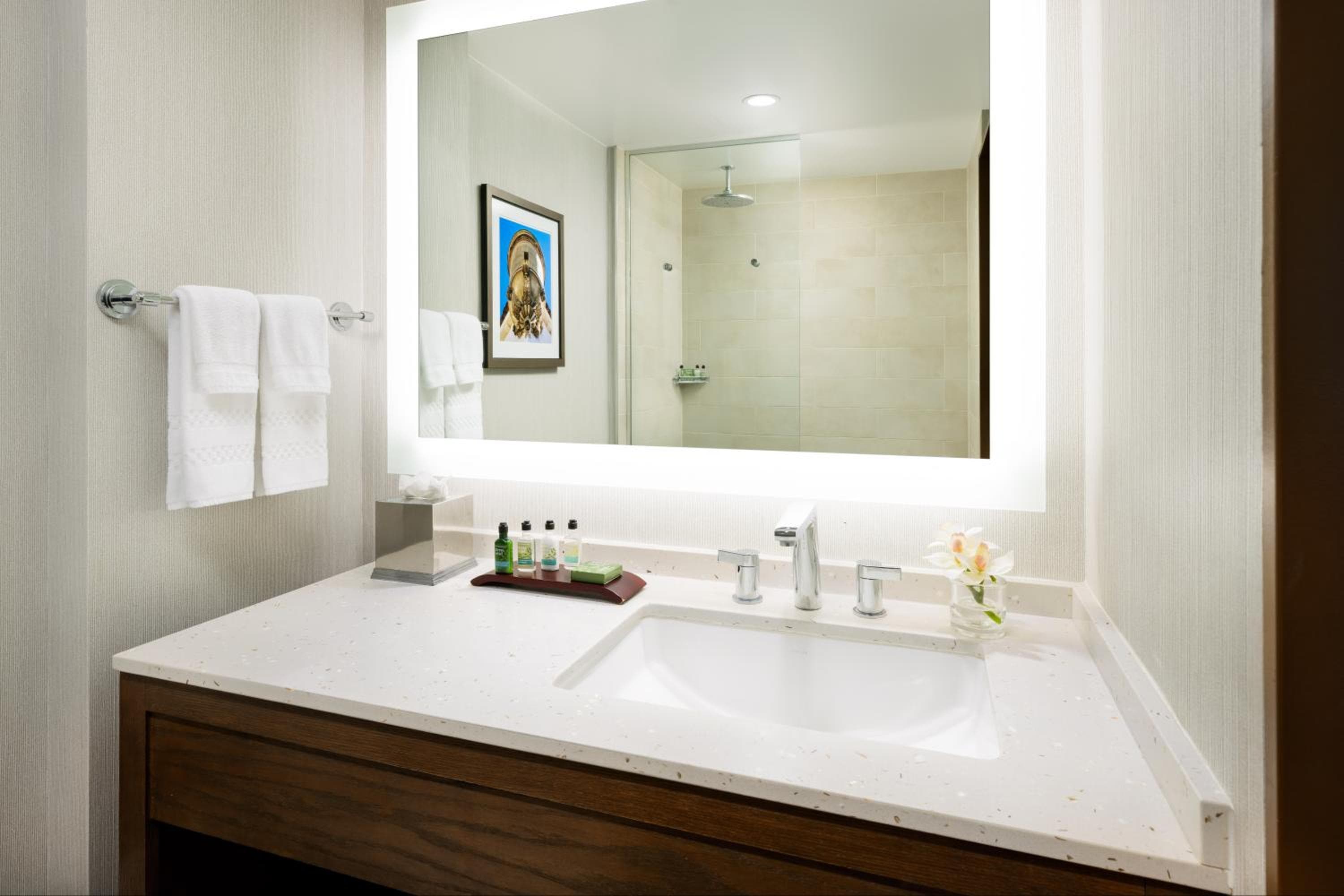 The Anza-a Calabasas Hotel