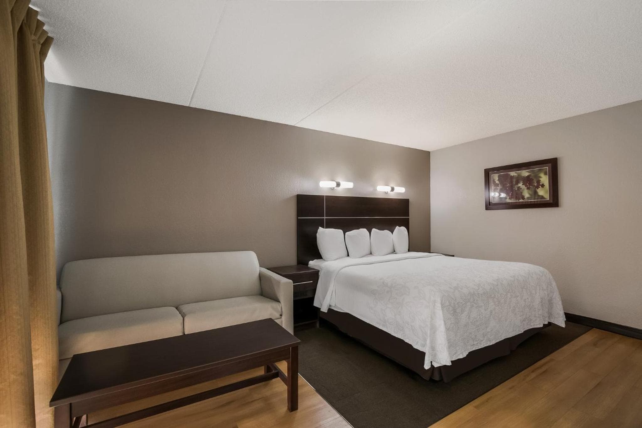 Red Roof Inn PLUS+ & Suites Knoxville West - Cedar Bluff