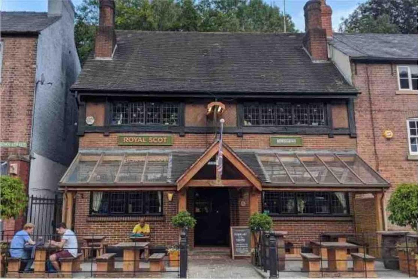 Hollins Cottage. Central location, Marple Bridge