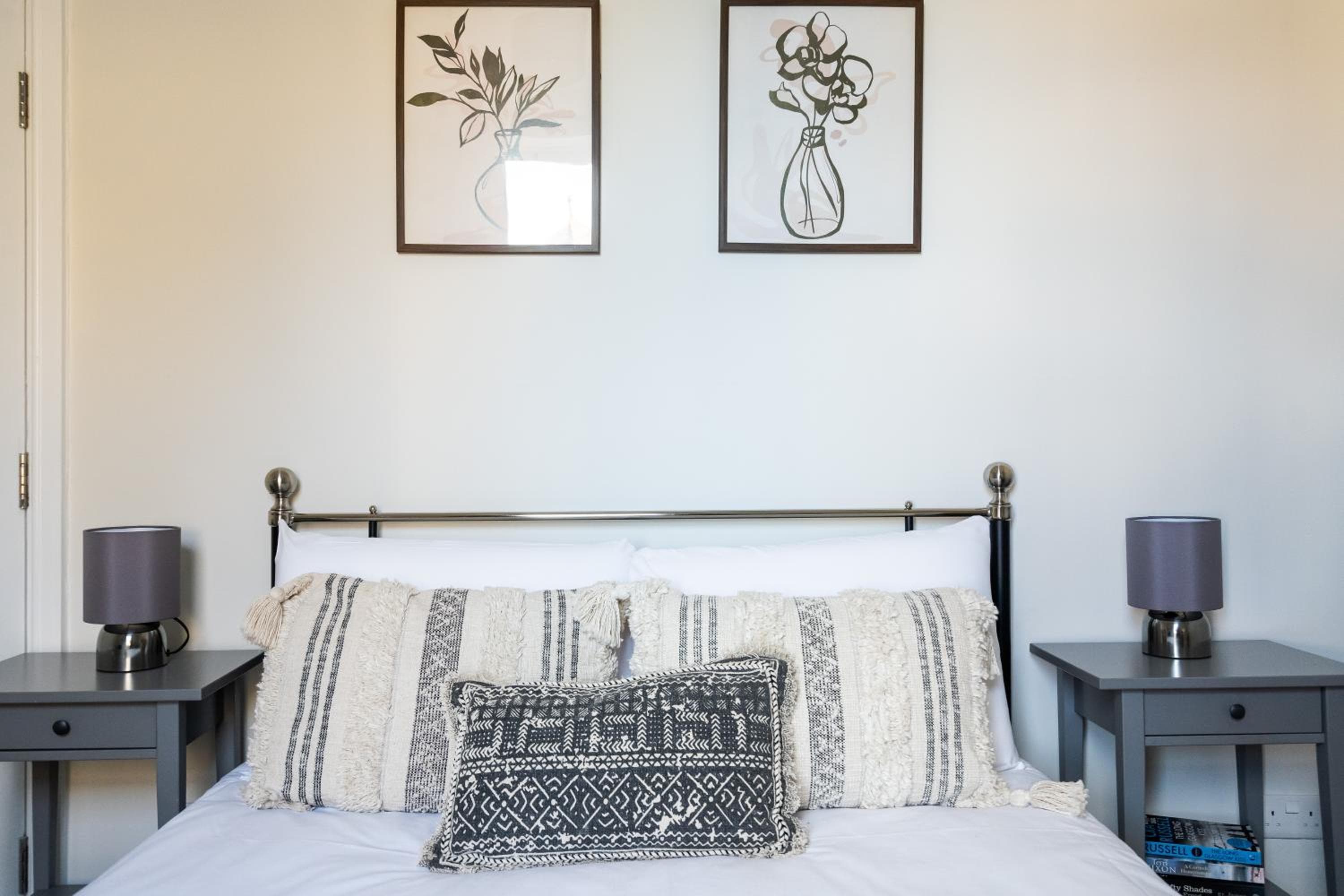 35a Howard Gardens - Cardiff City Centre
