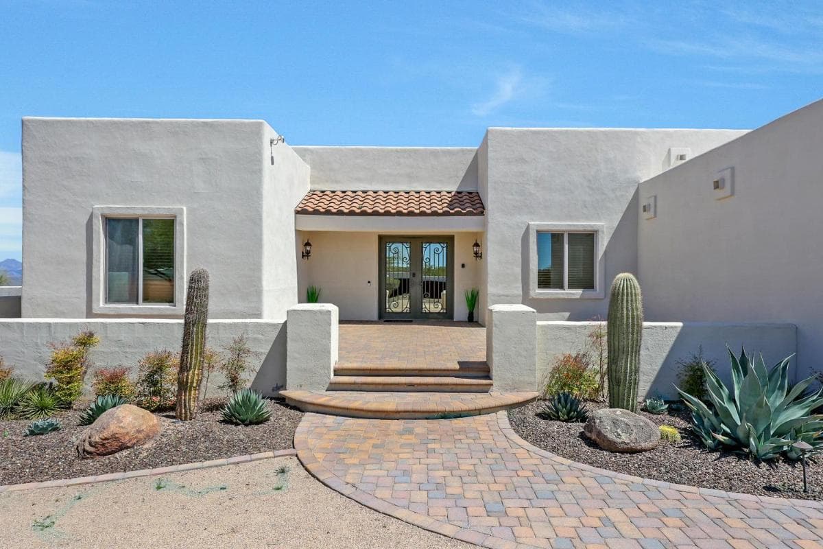 Luxury Estate, Sleeps 24, Sonoran by HomeStakes Stays