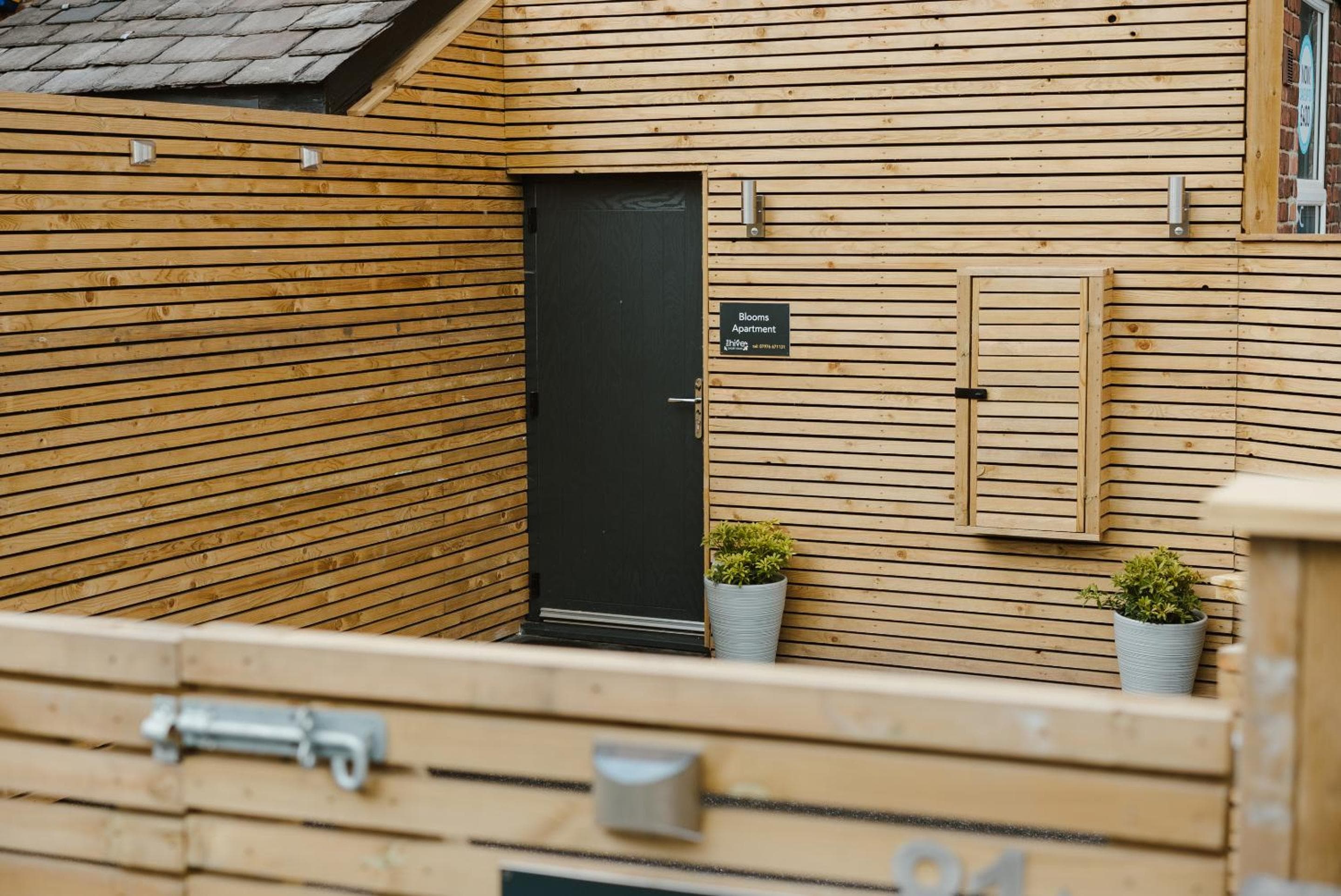 Blooms Apartment