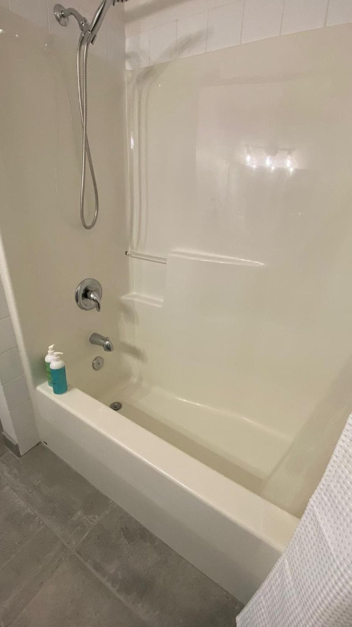 Beautiful Renovated Wolf 2Bed 2Bath