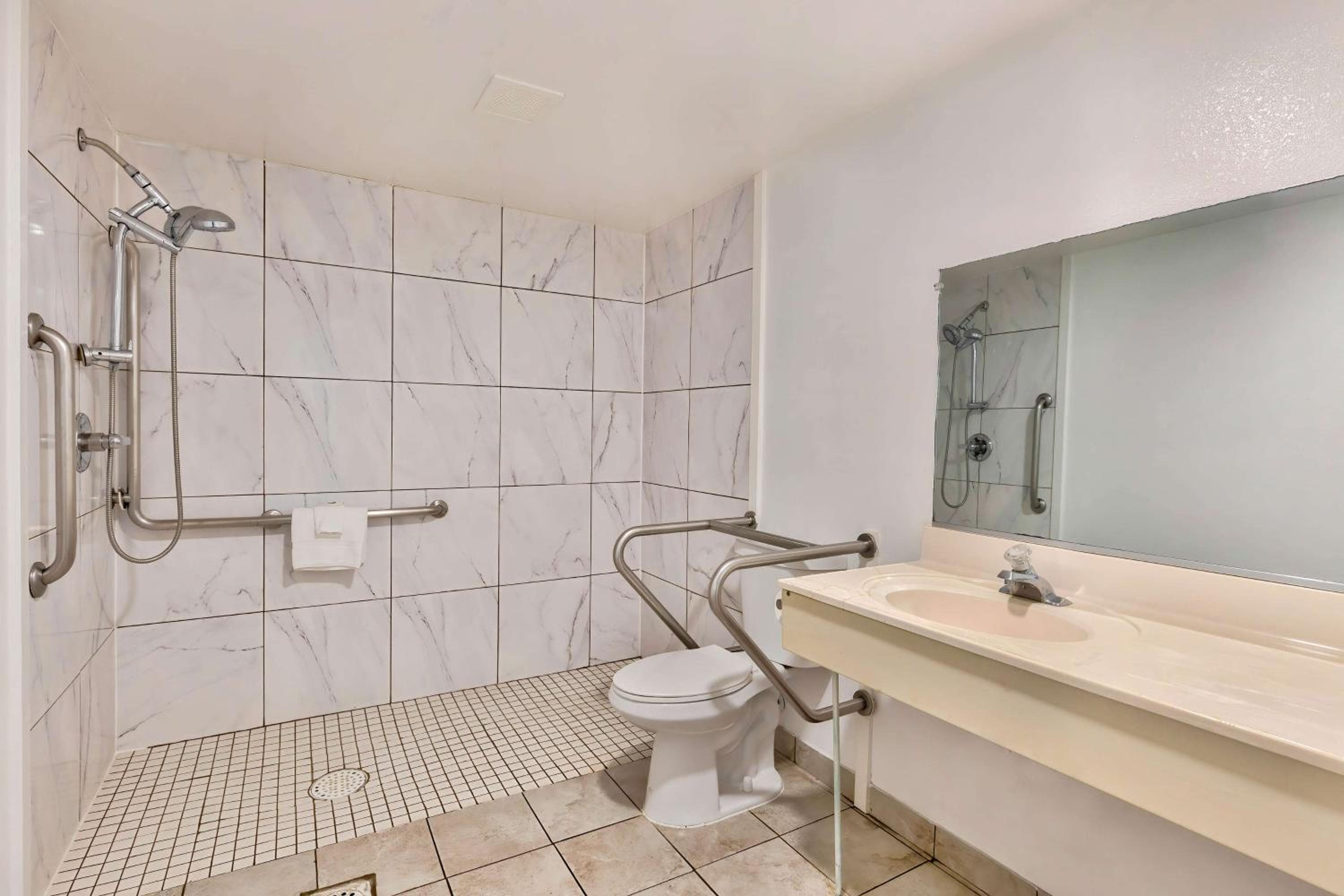 Motel 6-Falls Church, VA - Arlington Boulevard