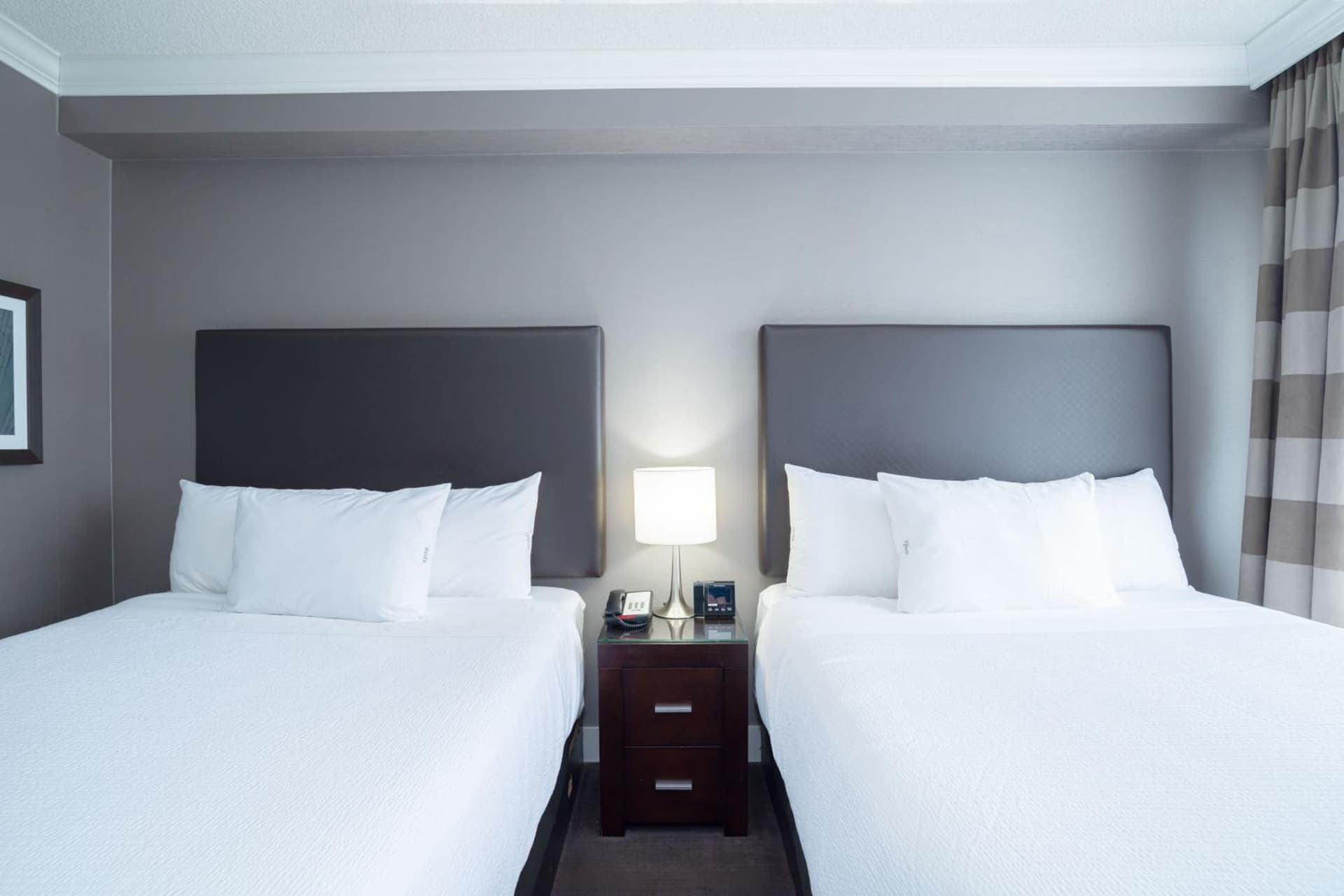 Sandman Signature Mississauga Hotel