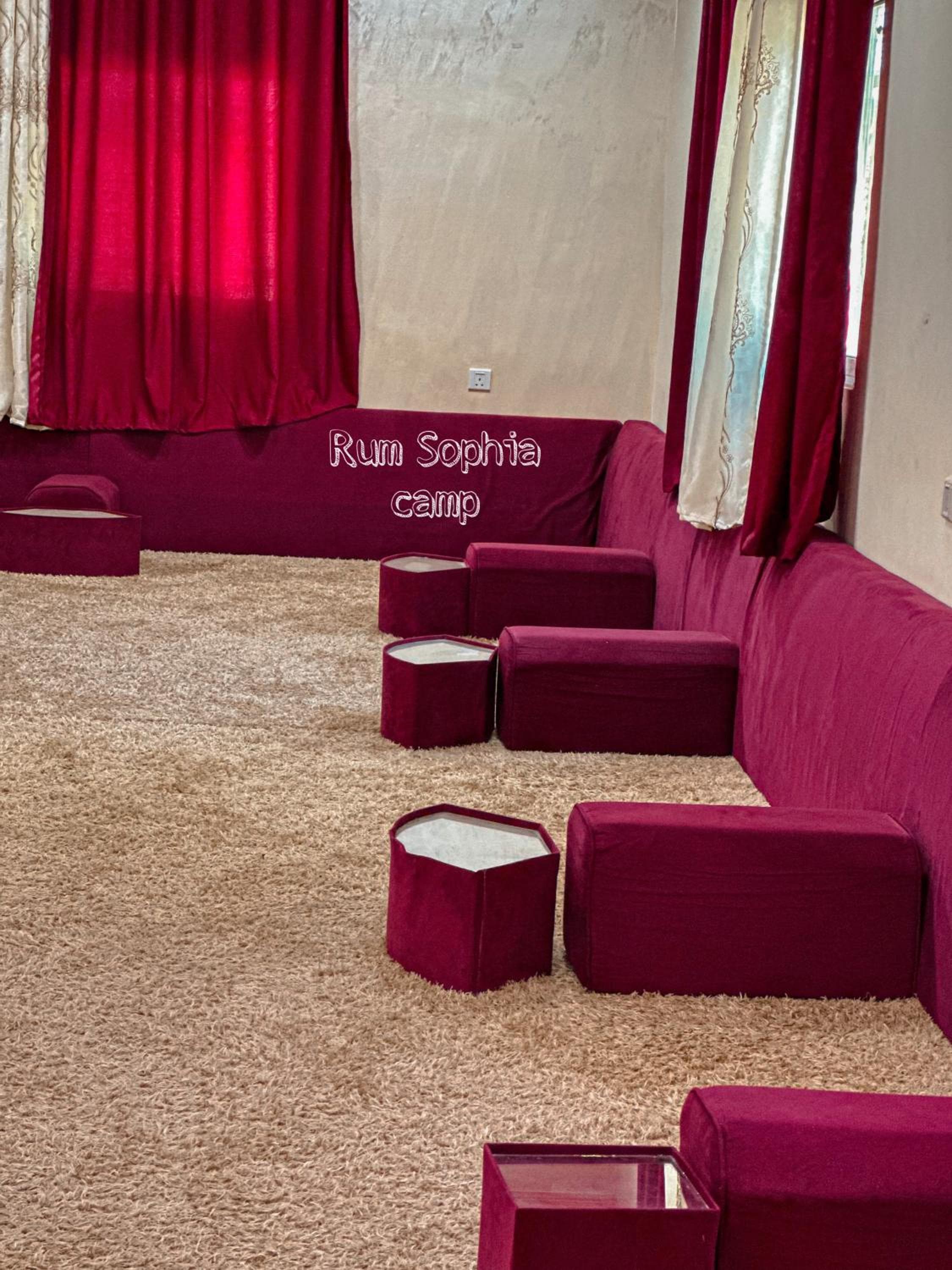 RUM SOPHIA lUXURY CAMP