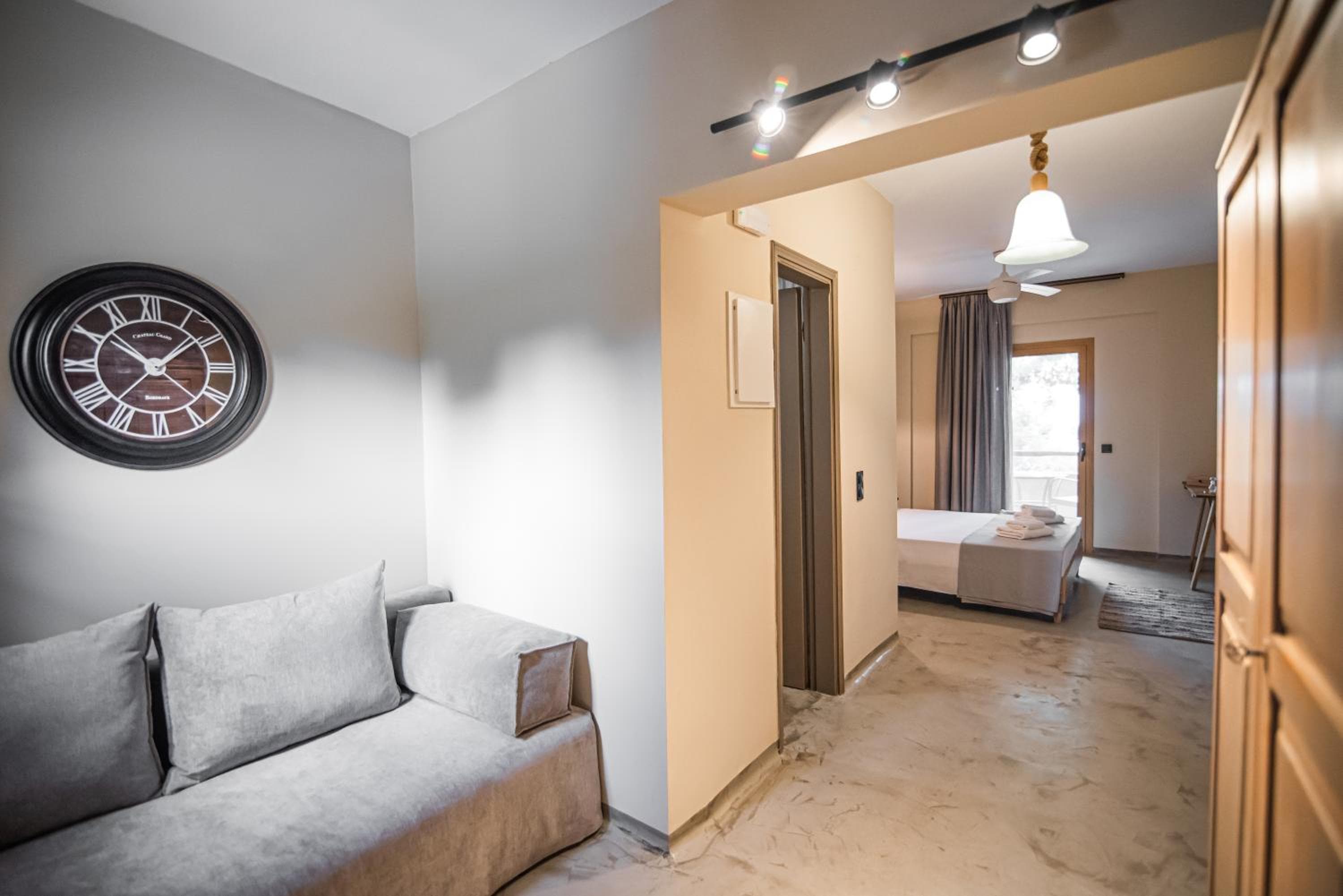 Pefkon Suites