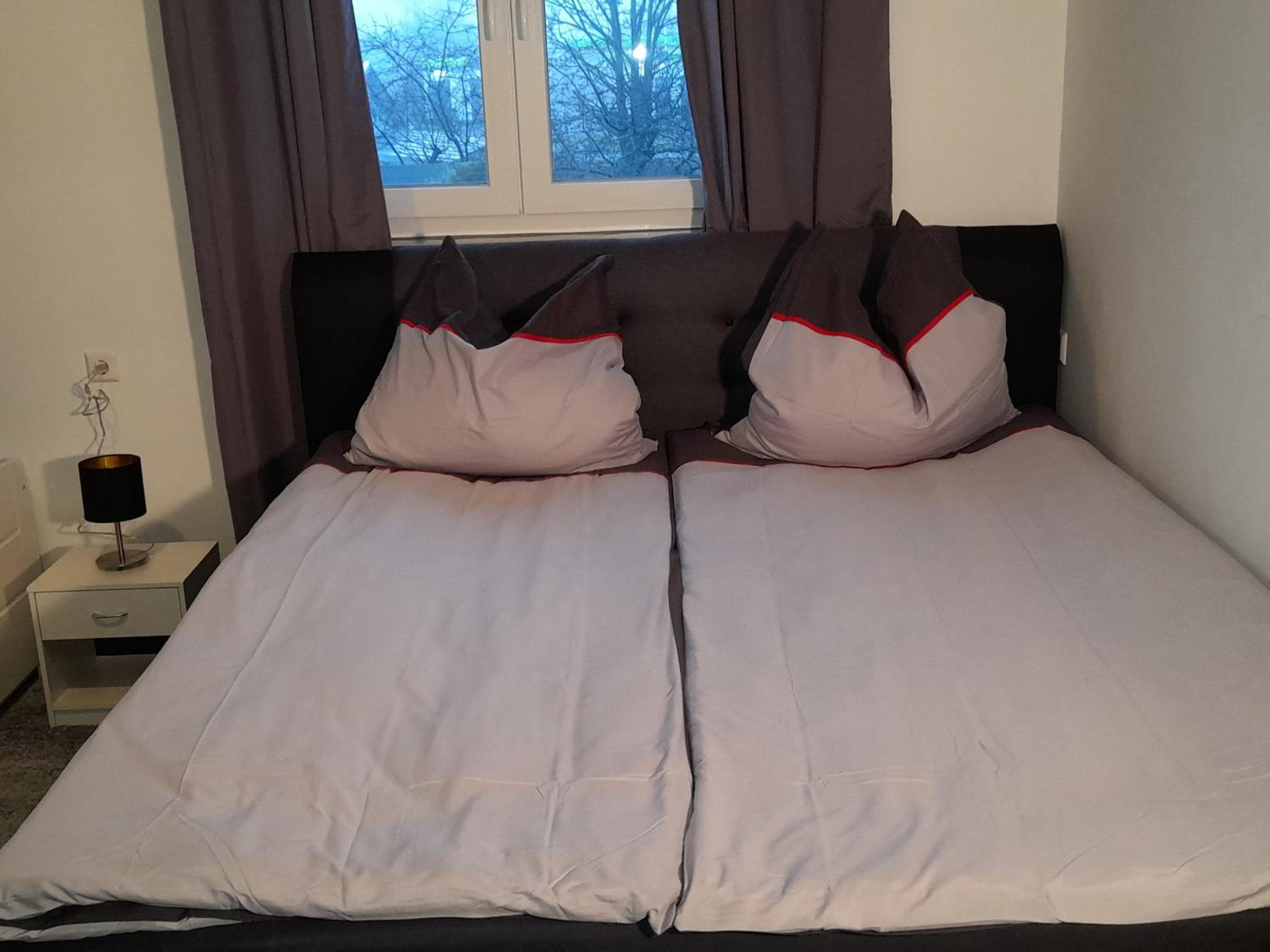 Ferienwohnung Berlin - Schönefeld Flughafen mit Küche