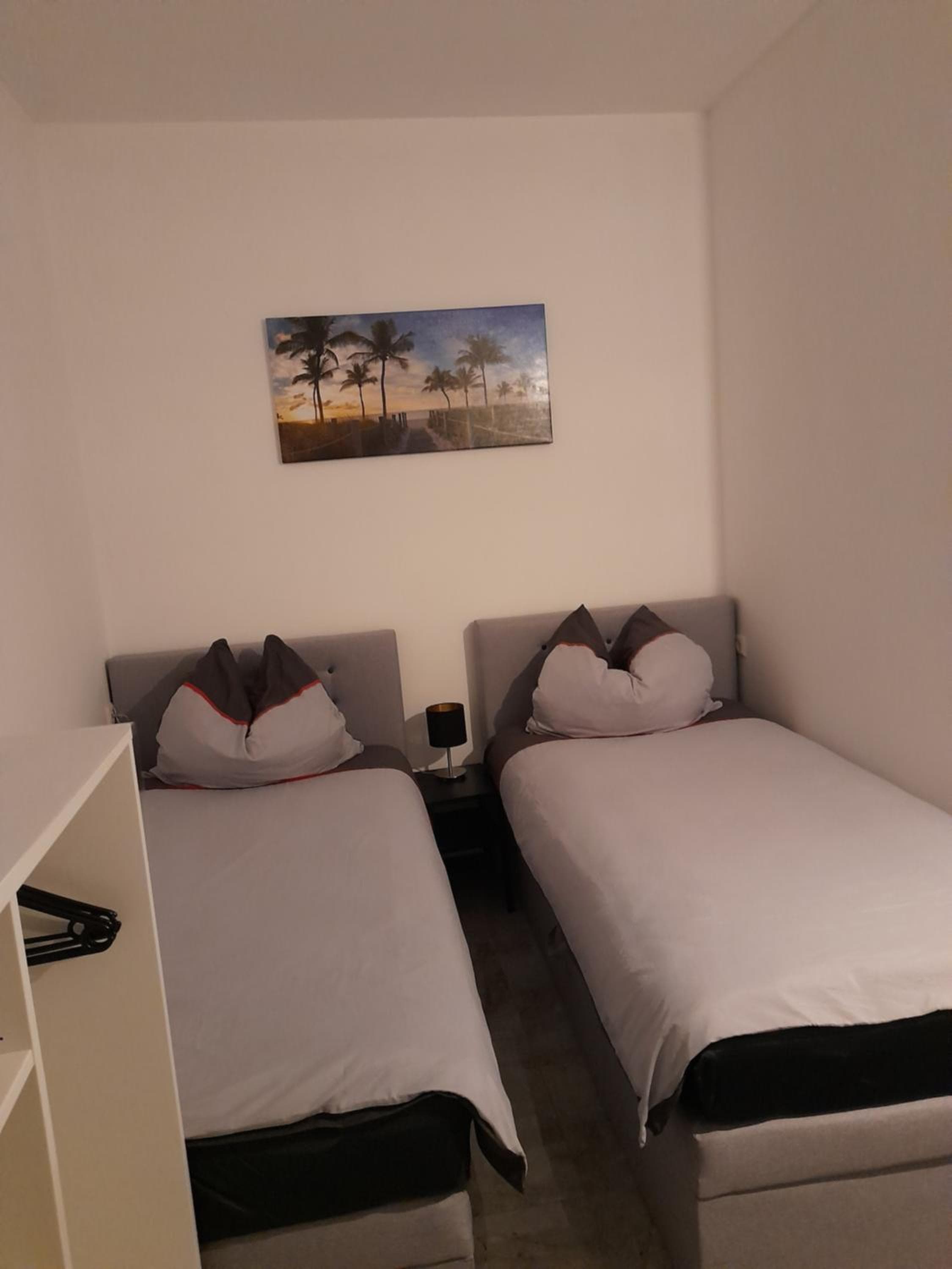 Ferienwohnung Berlin - Schönefeld Flughafen mit Küche