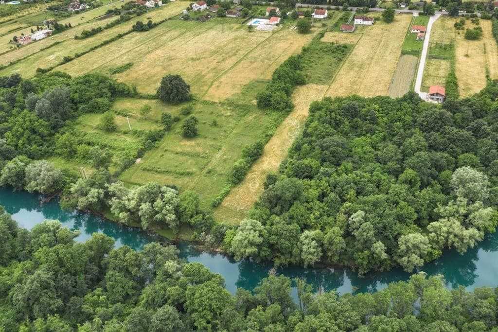 Pool & River House - Lazara