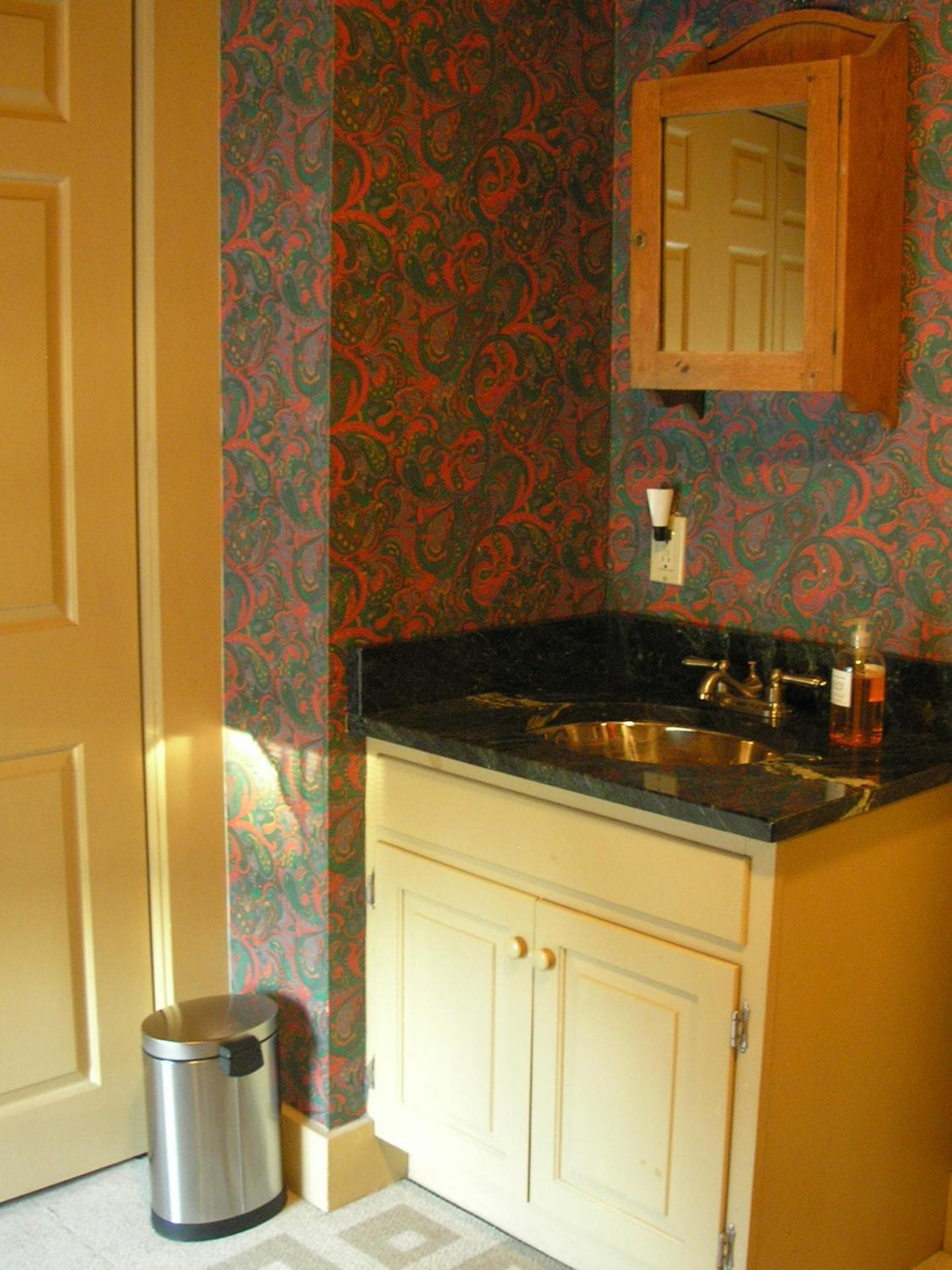 Antique Mansion B & B