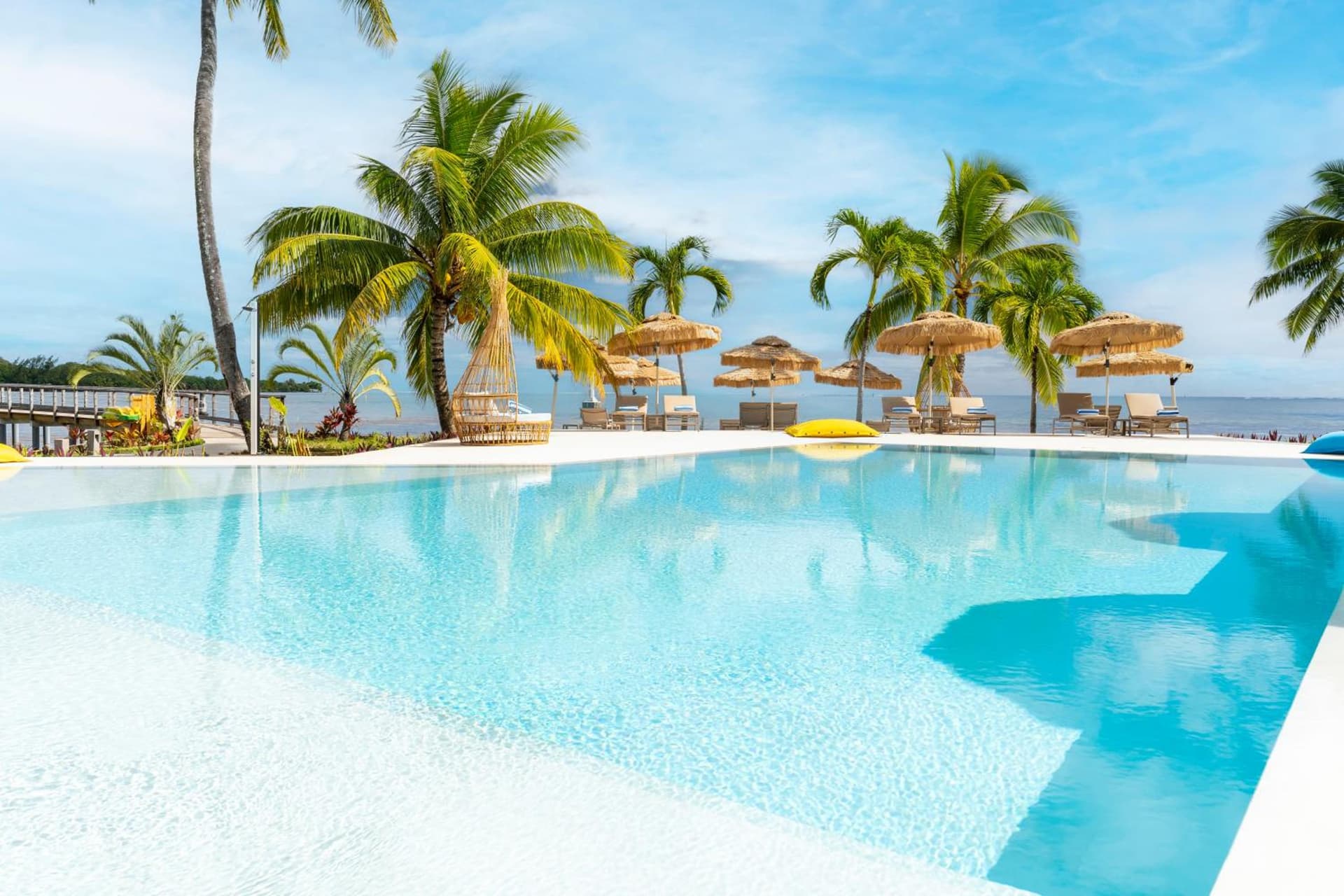 Cook's Bay Hotel & Suites
