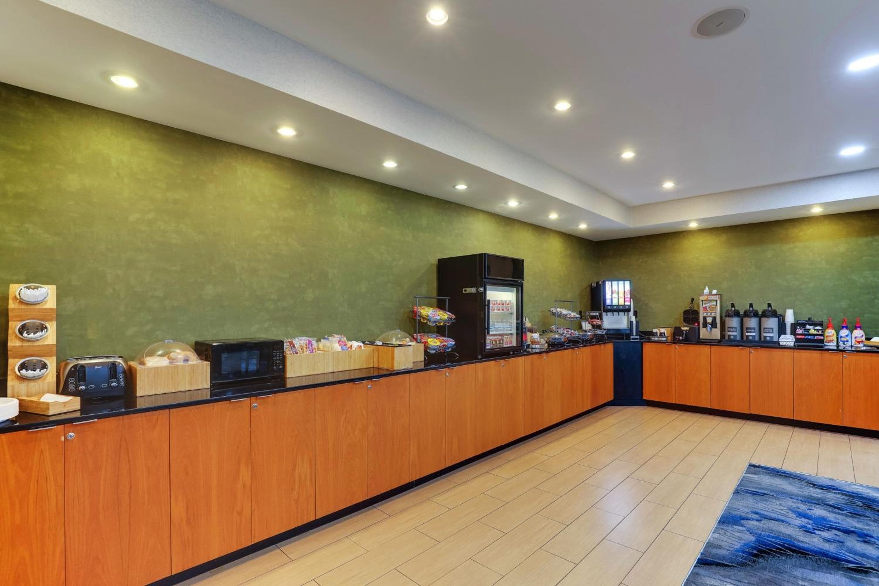 Fairfield Inn & Suites by Marriott Fort Worth I-30 West Near NAS JRB