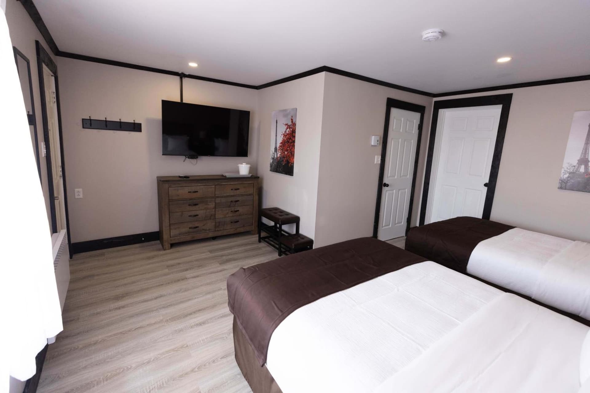 Motel 7 Inn & Suites
