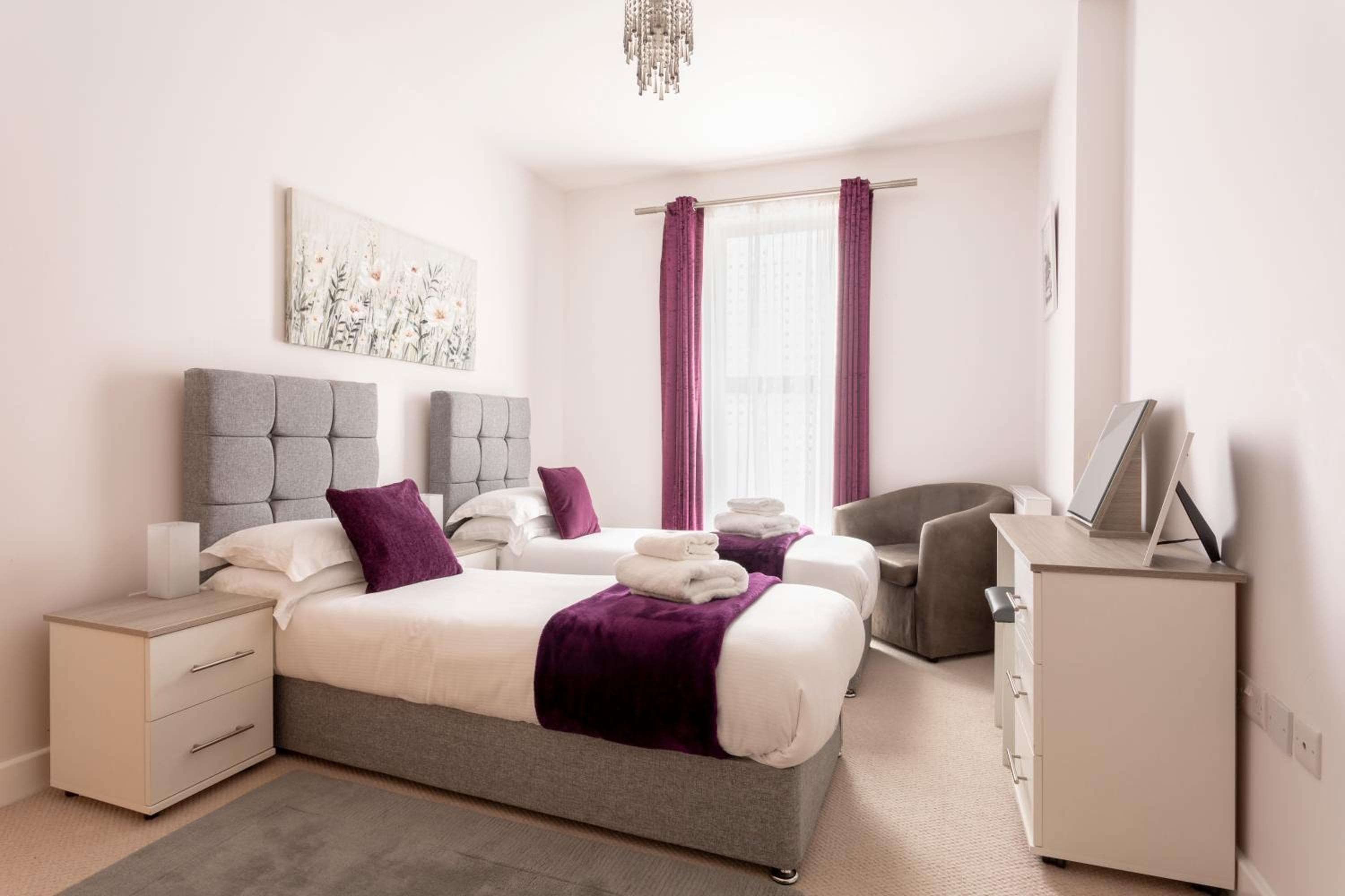 1 Bed Apartment - Redhill Central, Surrey, Gatwick #2