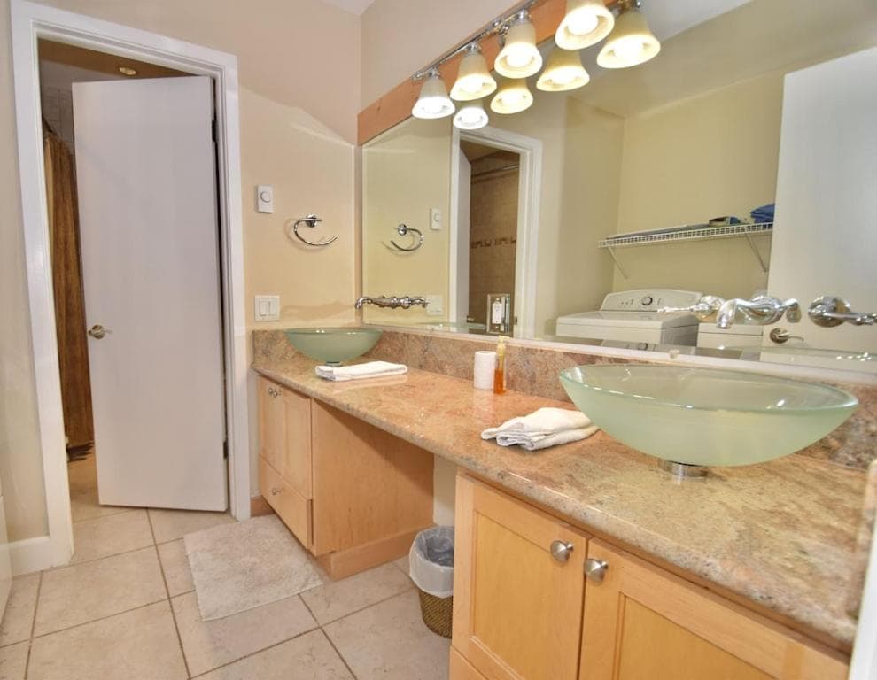 Gorgeous Jackson Hole Condo in Top location with Great Views and Private Deck with Barbeque!