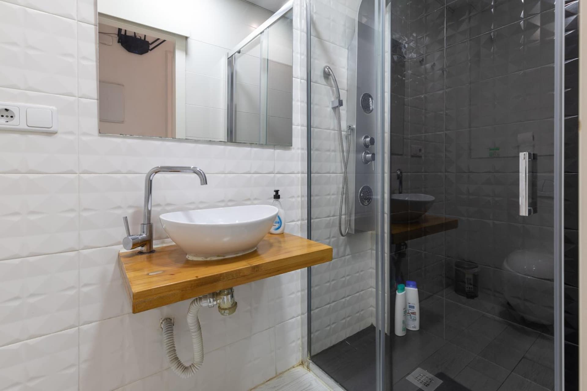 Baron Suites Reina