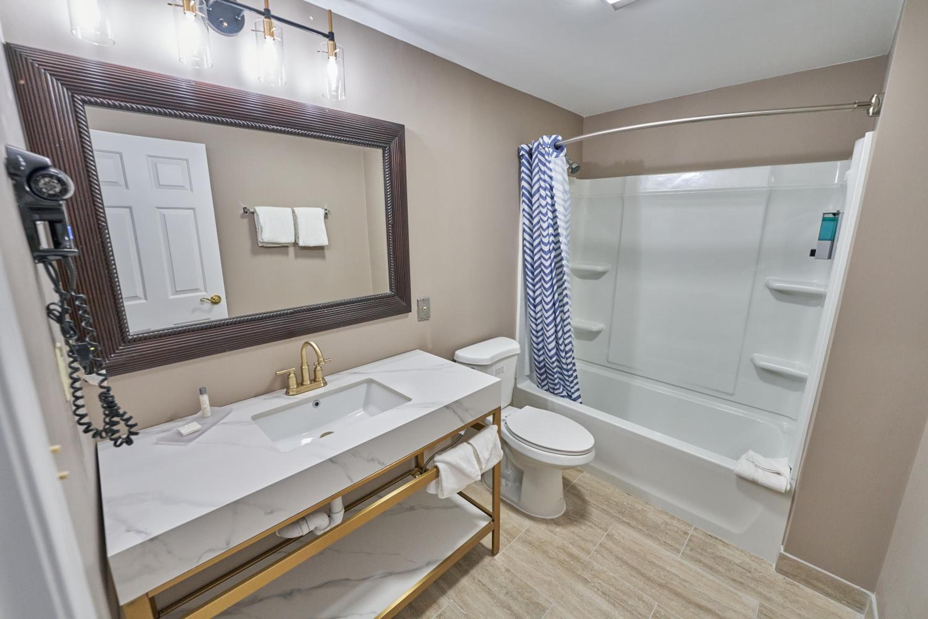 Hyannis Plaza Hotel