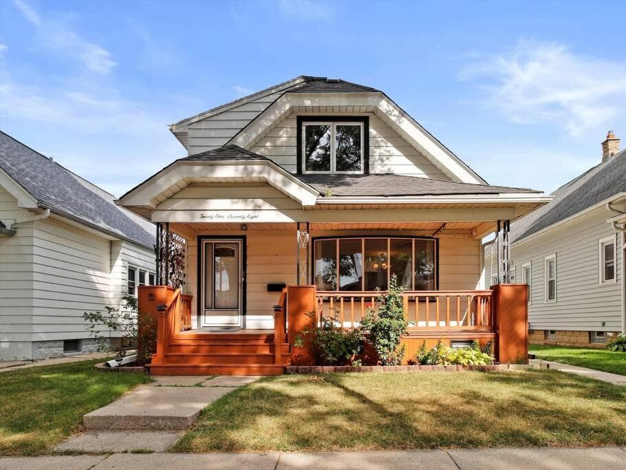 Convenient 5 bedroomMetro Milwaukee Brewers!