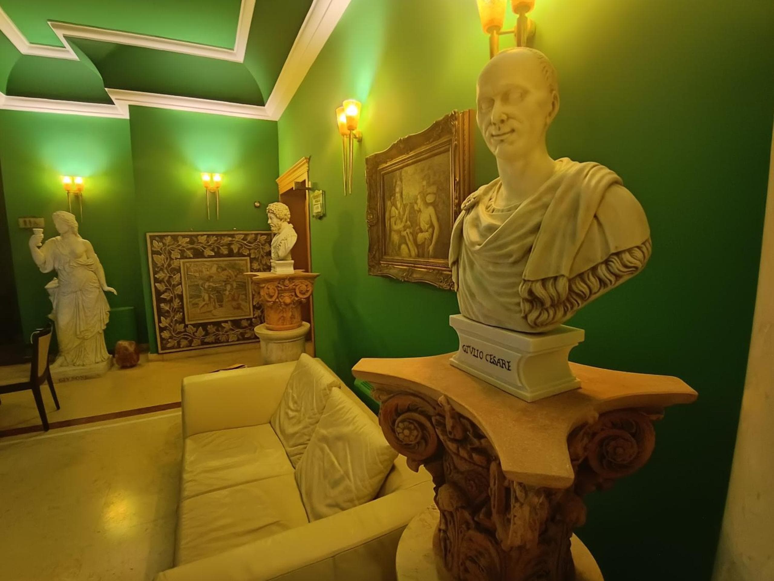Seccy Hotel Boutique Art & Museum