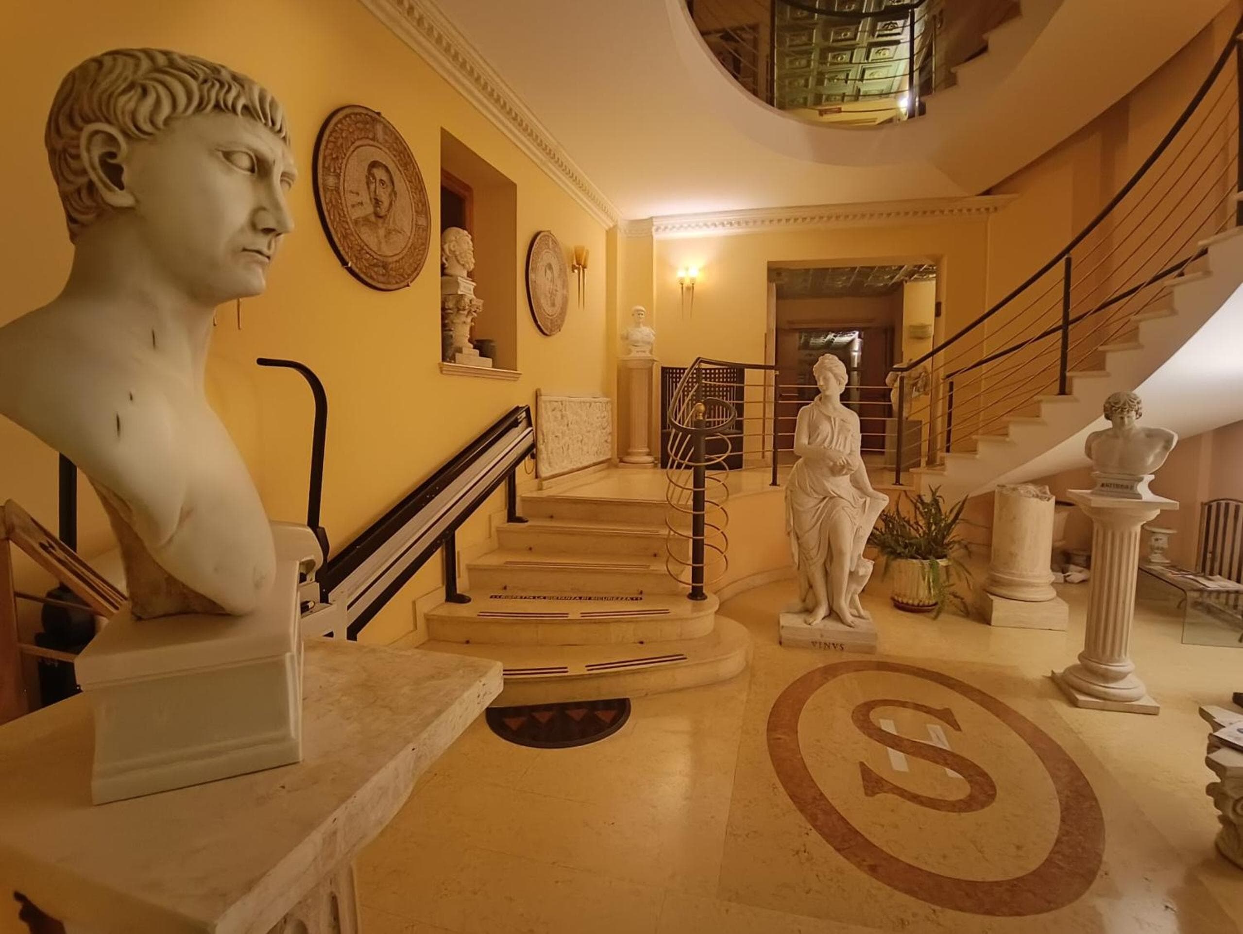 Seccy Hotel Boutique Art & Museum