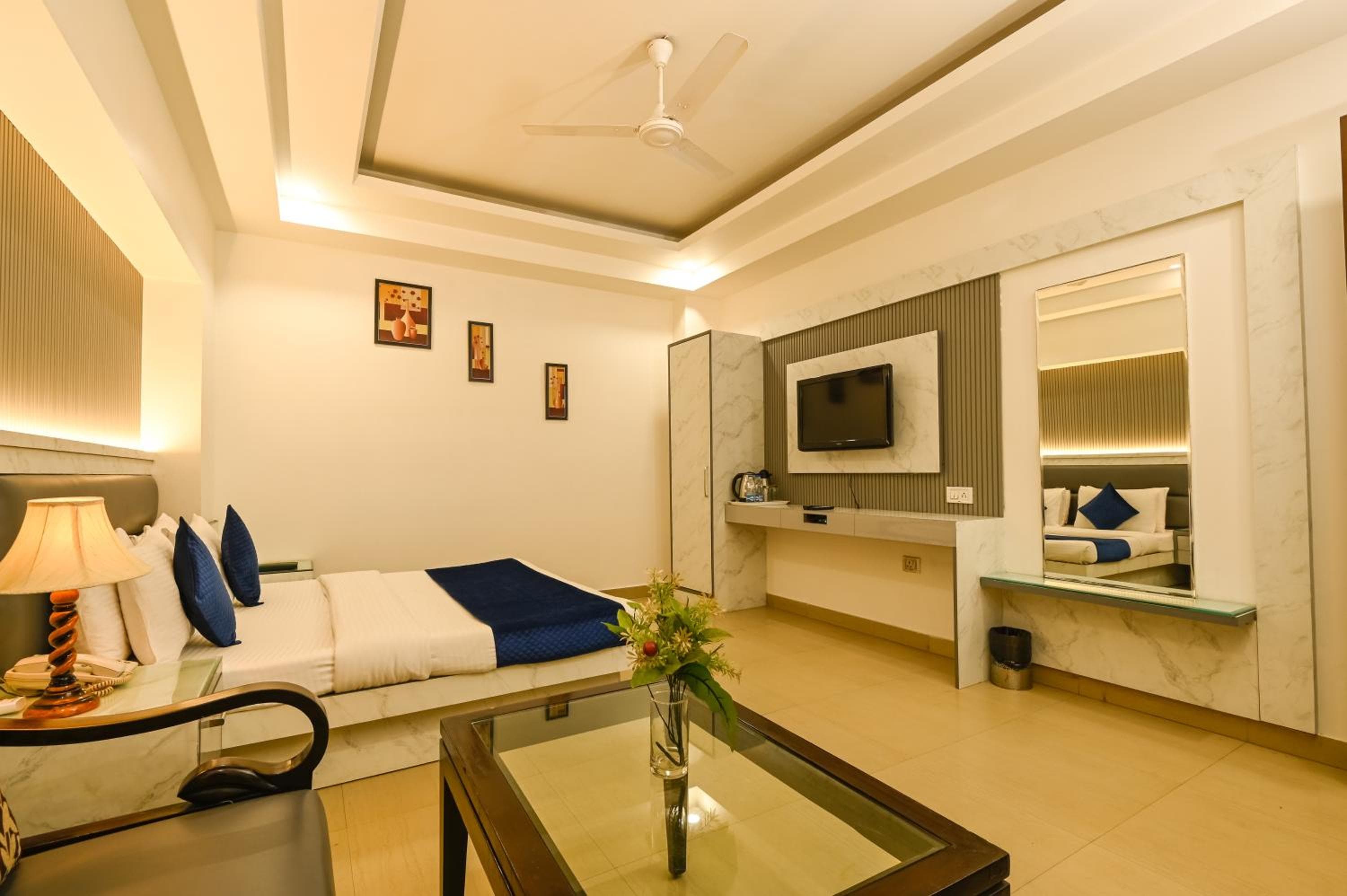 Hotel Krishna Deluxe-By RCG Hotels Near New Delhi Train Station