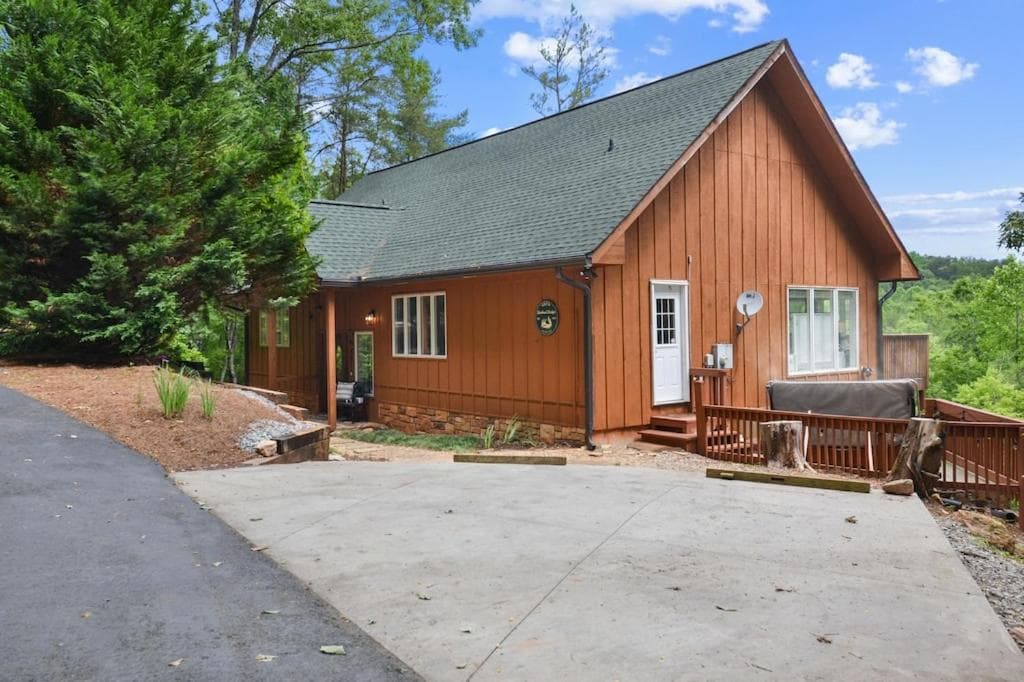 Lily's Lookout Lodge - Helen, GA