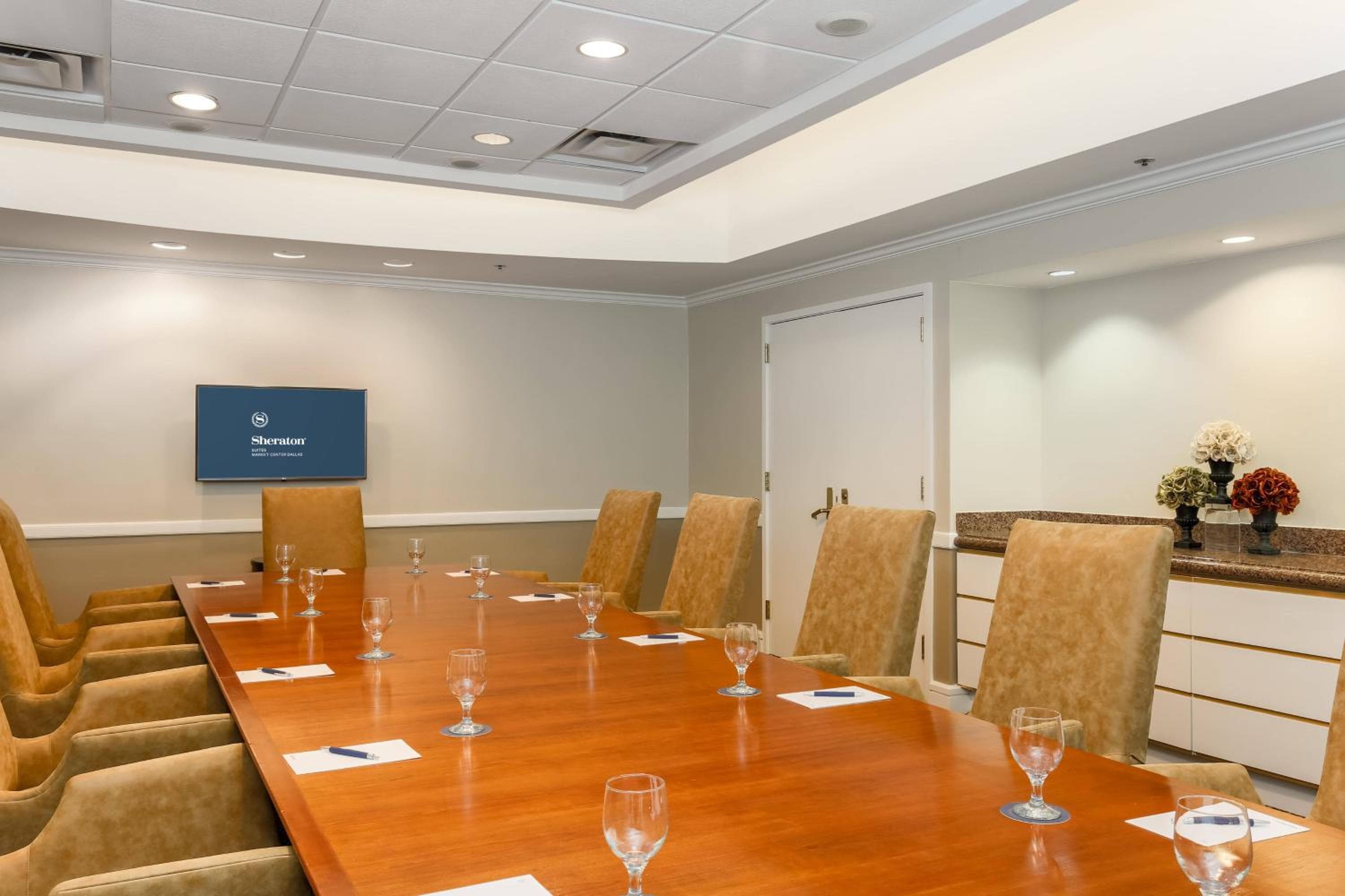 Sheraton Suites Market Center Dallas