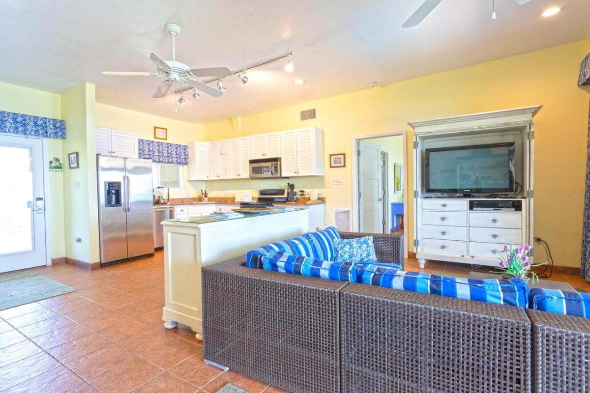 Castle Guesthouse by Grand Cayman Villas & Condos