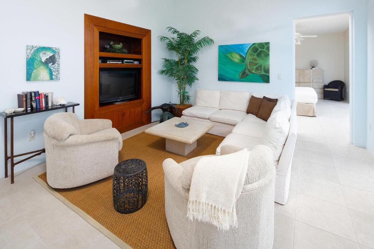 Villa Caymanas by Grand Cayman Villas & Condos