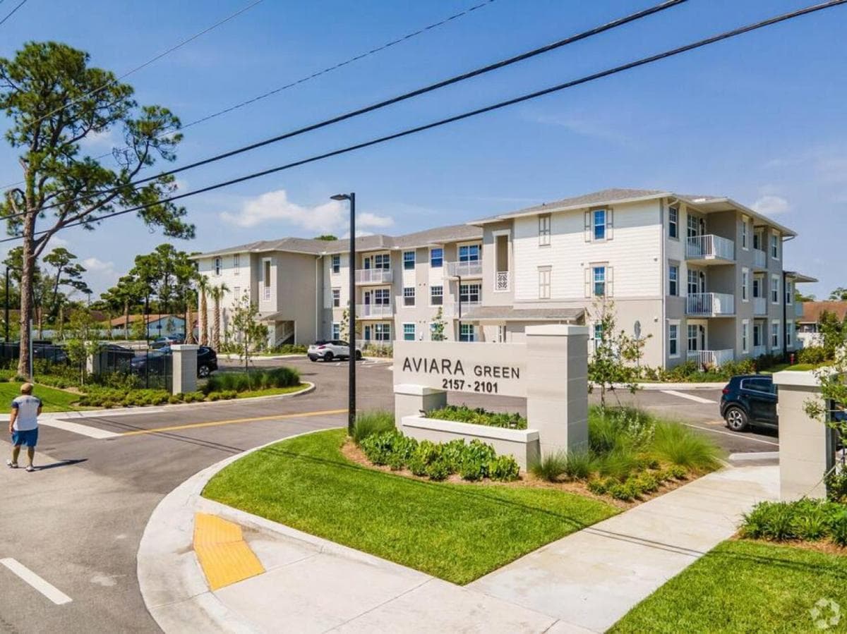 Iris at Aviara Green Modern Apartment and Pool
