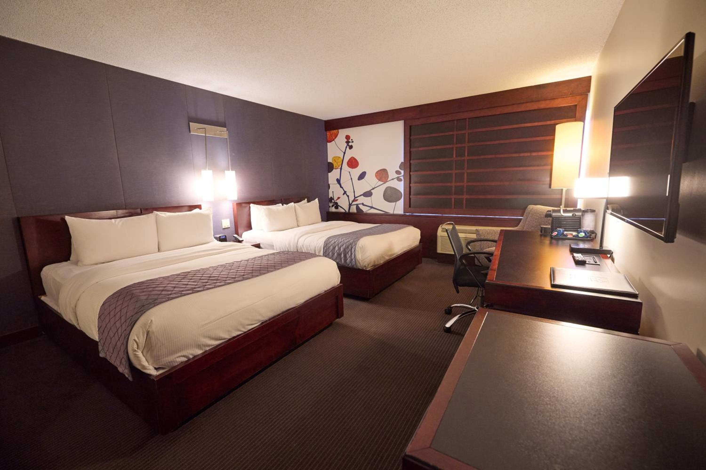 Hotel Ruby Foo's