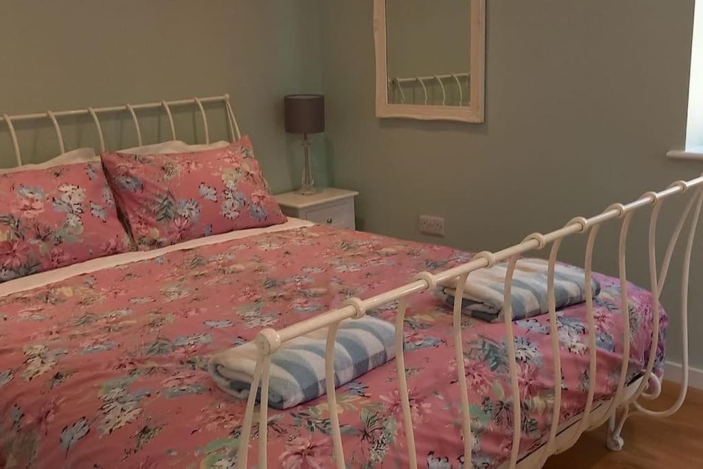 Brand new annexe on border of the Southdowns.