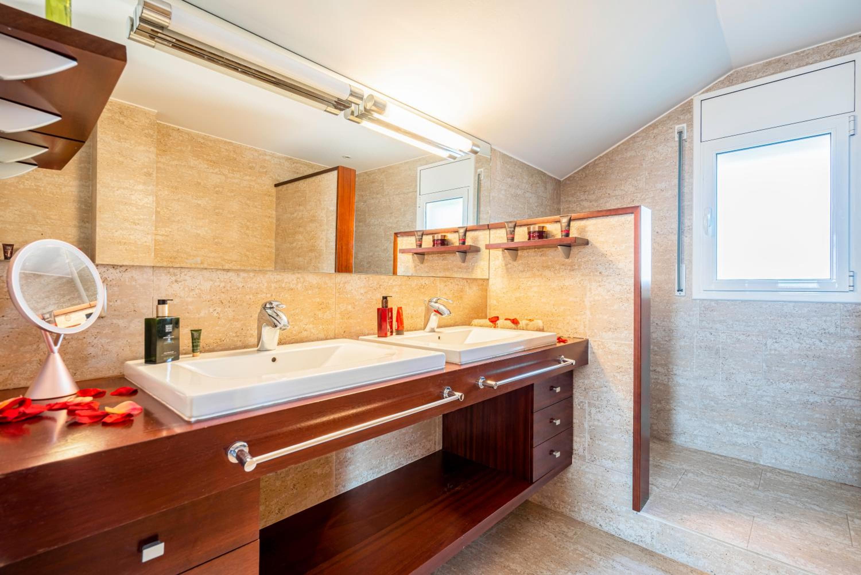 Winahost Casa familiar con piscina