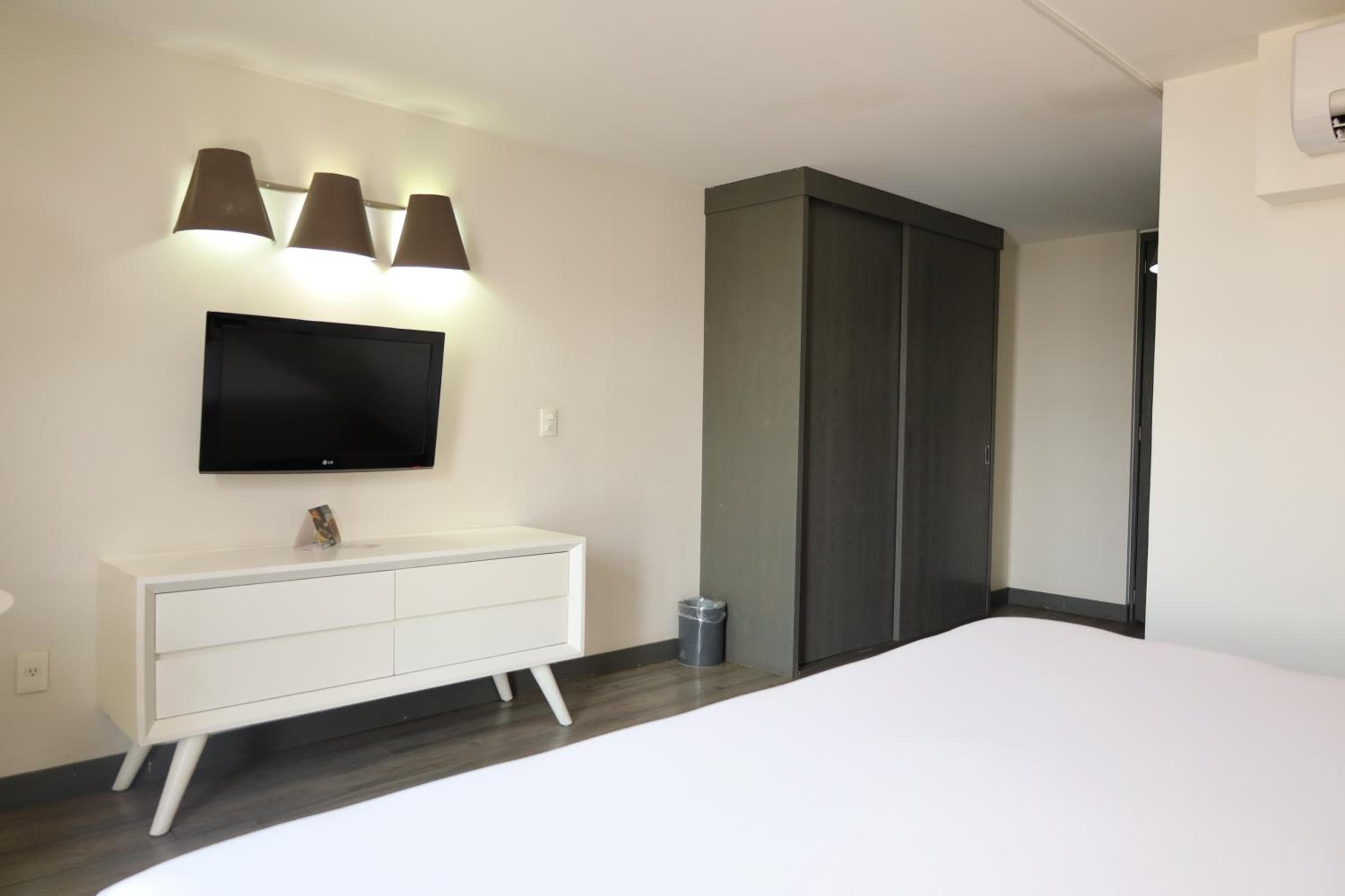 Hotel El Ejecutivo by Reforma Avenue