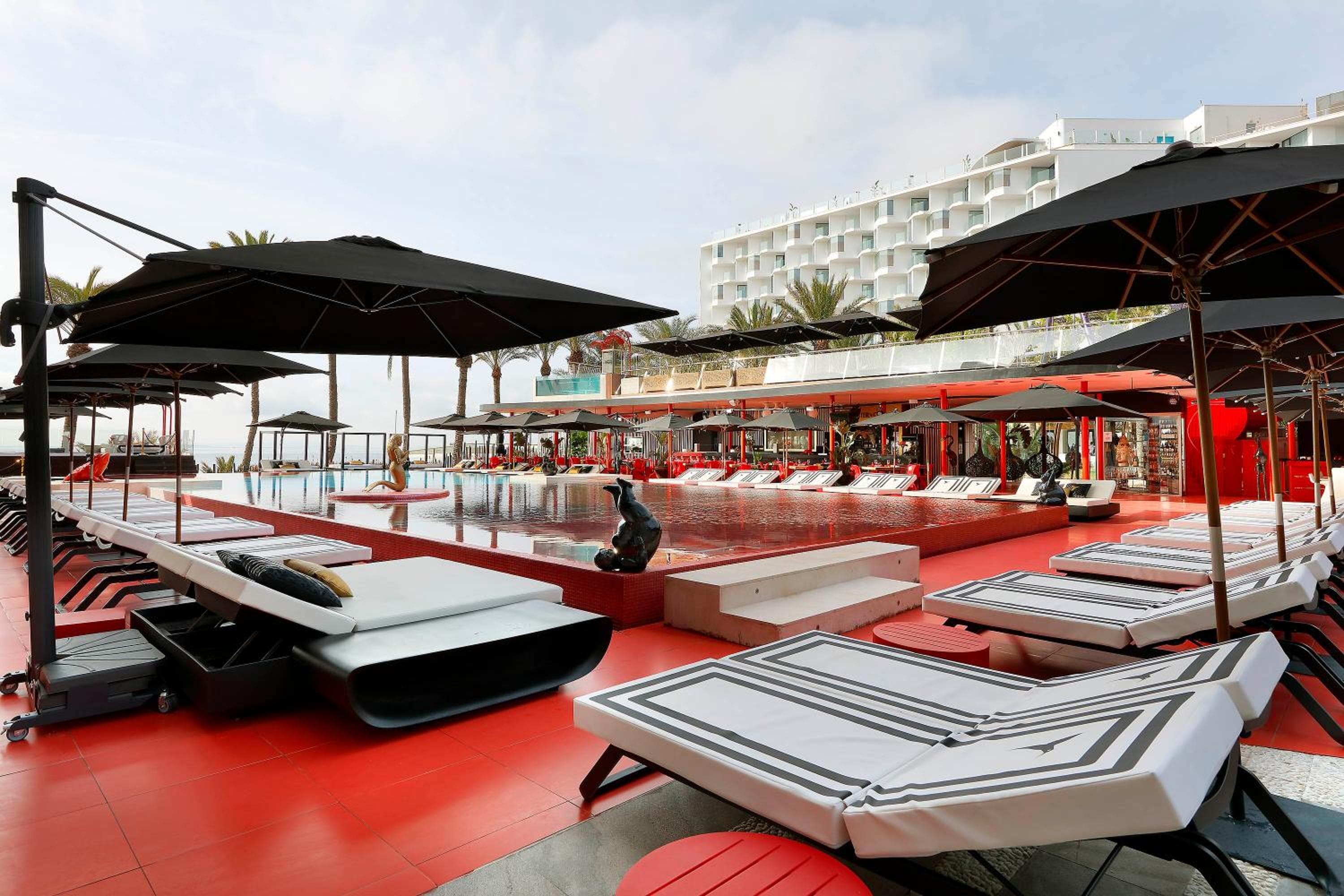 The Unexpected Ibiza Hotel - Ushuaïa Club entrance included