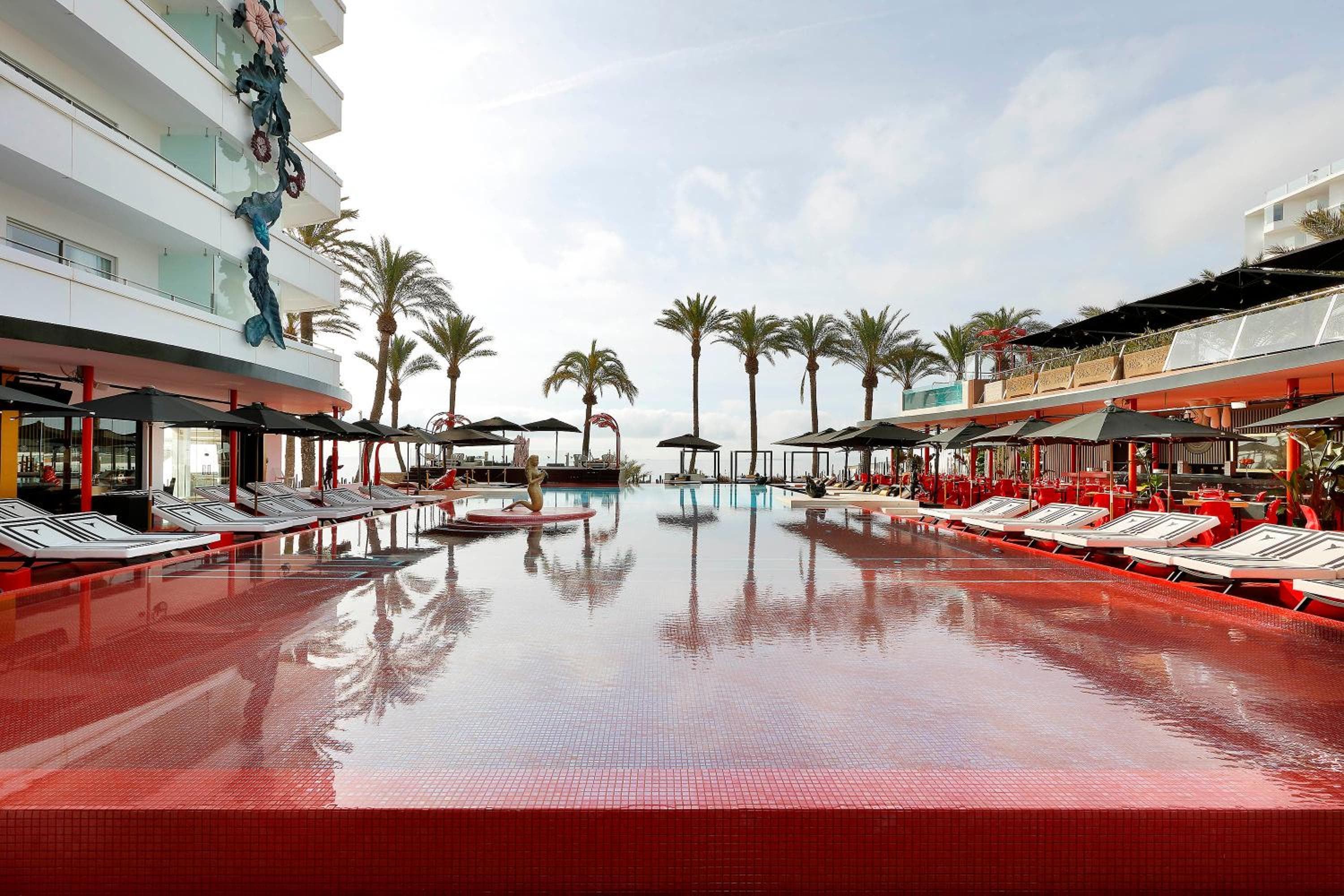 The Unexpected Ibiza Hotel - Ushuaïa Club entrance included